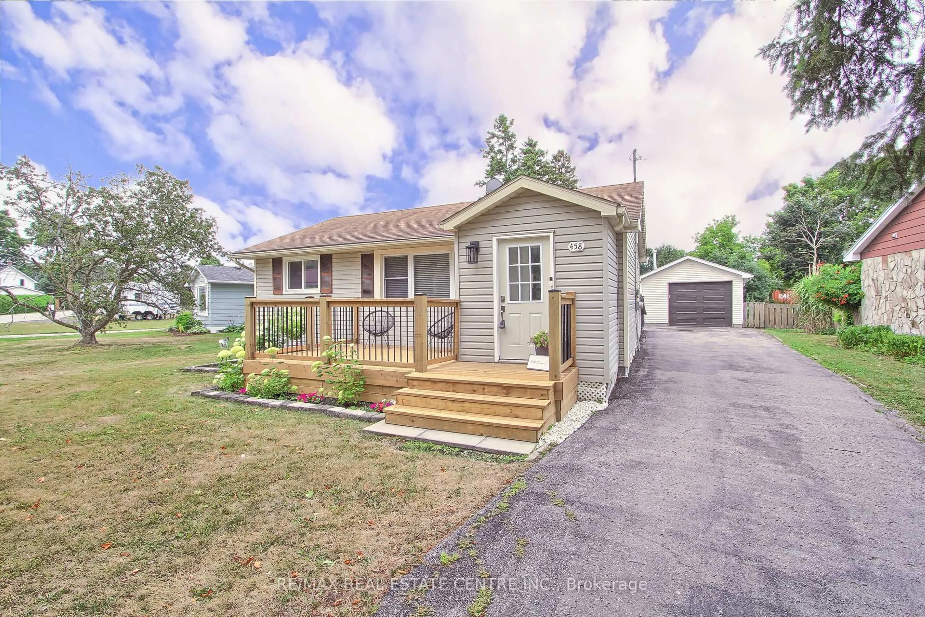A pic from outside/outdoor area/front of a property/back of a property/a pic from drone, street for 458 Dundas St, Brock Ontario L0K 1A0