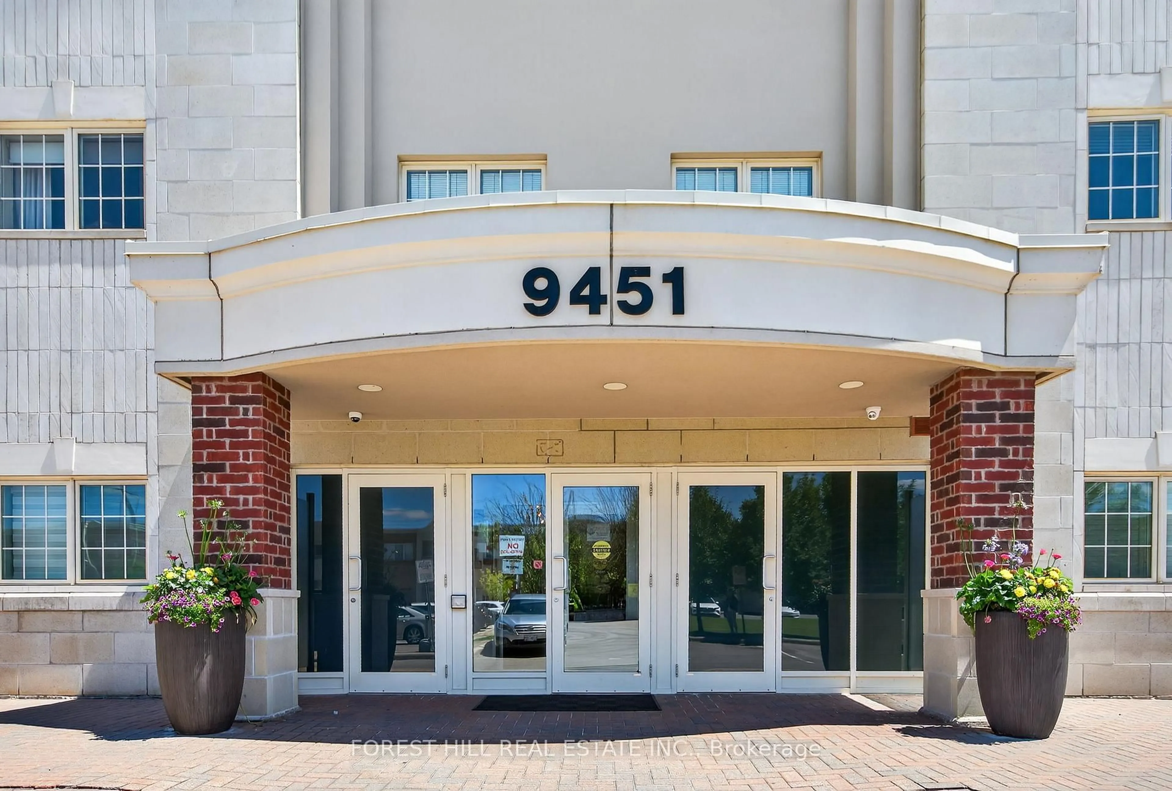 Indoor foyer for 9451 Jane St #308, Vaughan Ontario L6A 4H8