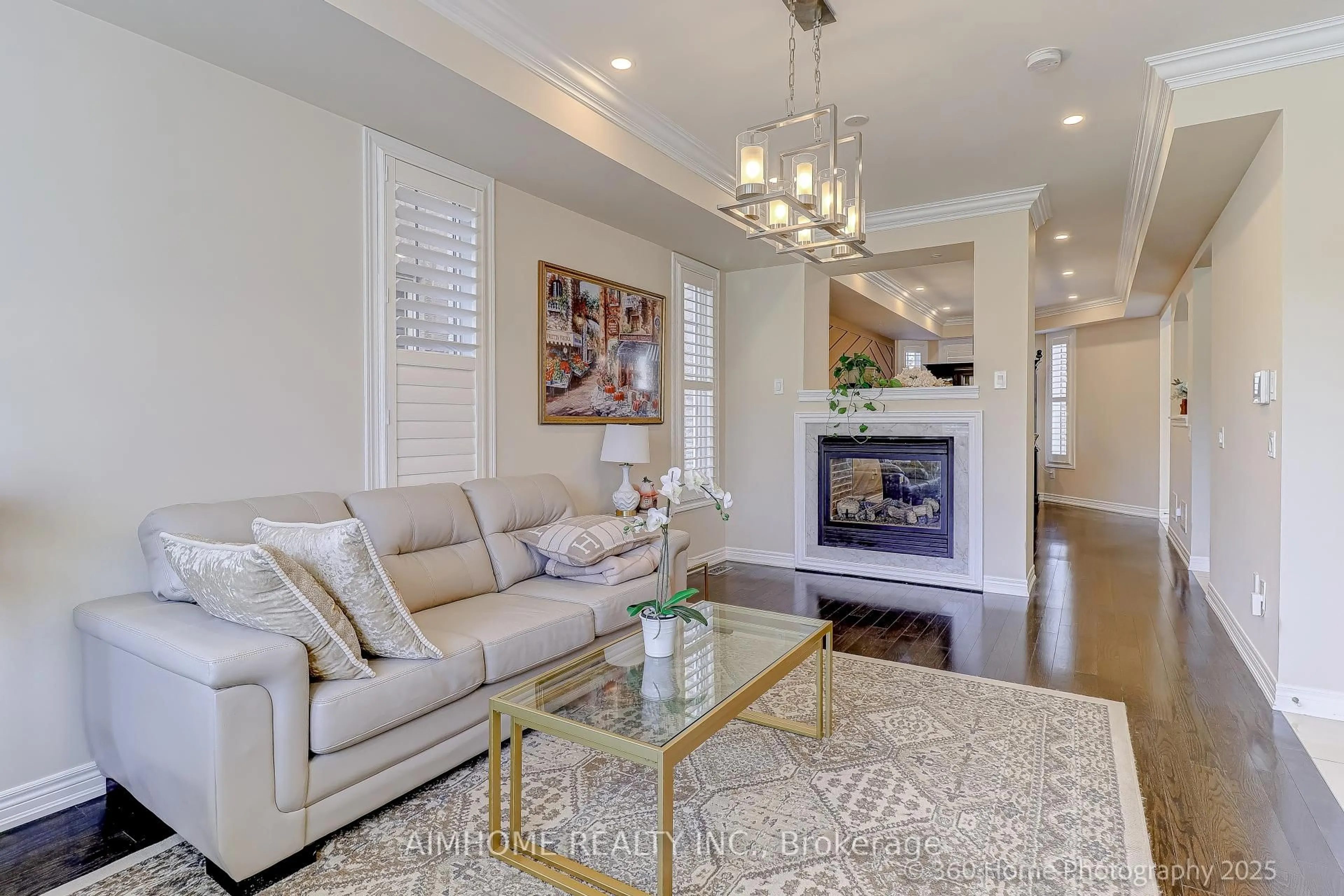 Living room with furniture, unknown for 18 Saddlebrook Dr, Markham Ontario L6B 1J4
