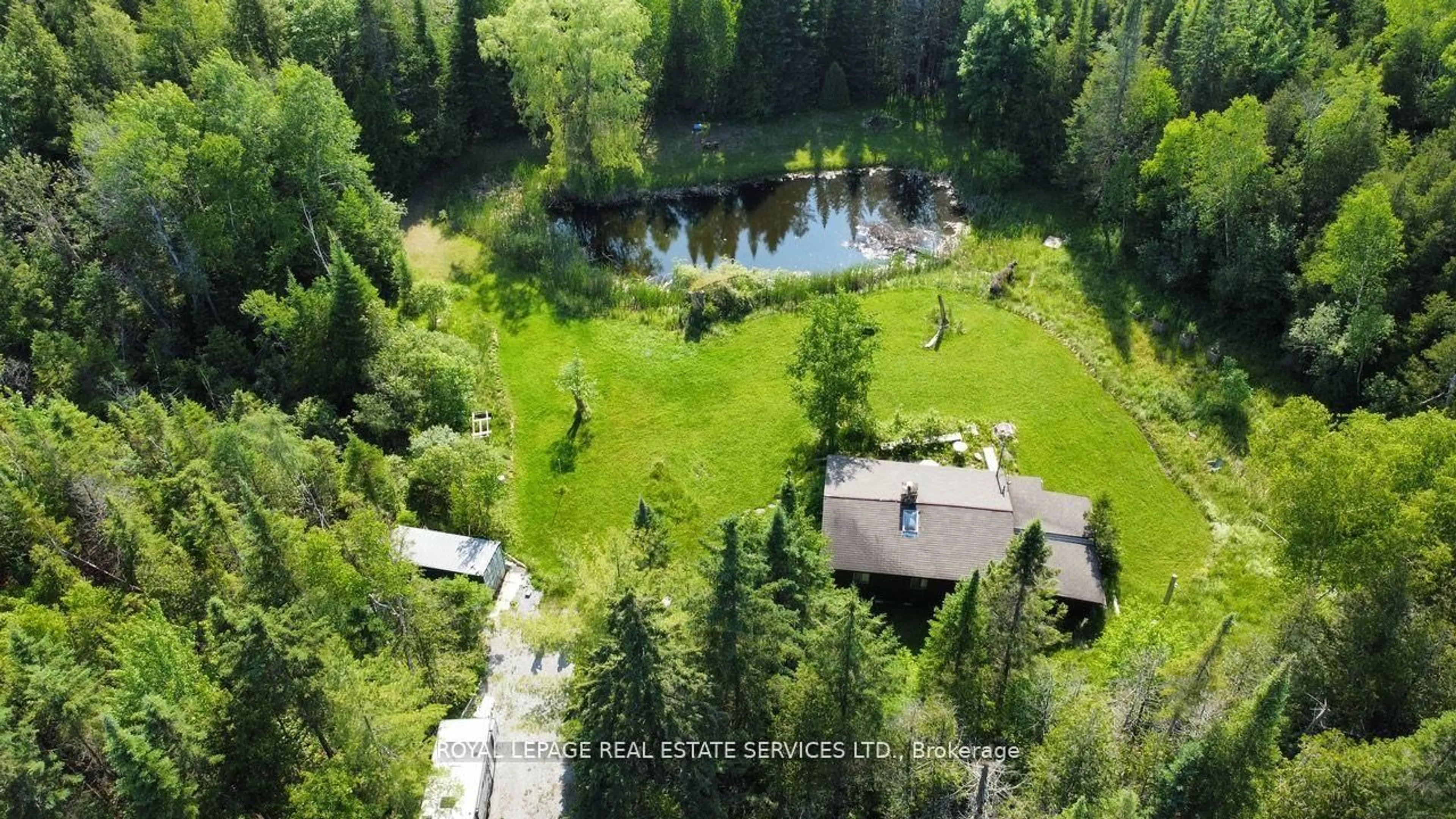 A pic from outside/outdoor area/front of a property/back of a property/a pic from drone, water/lake/river/ocean view for 9150 Concession Road 8 Rd, Uxbridge Ontario L9P 1R3