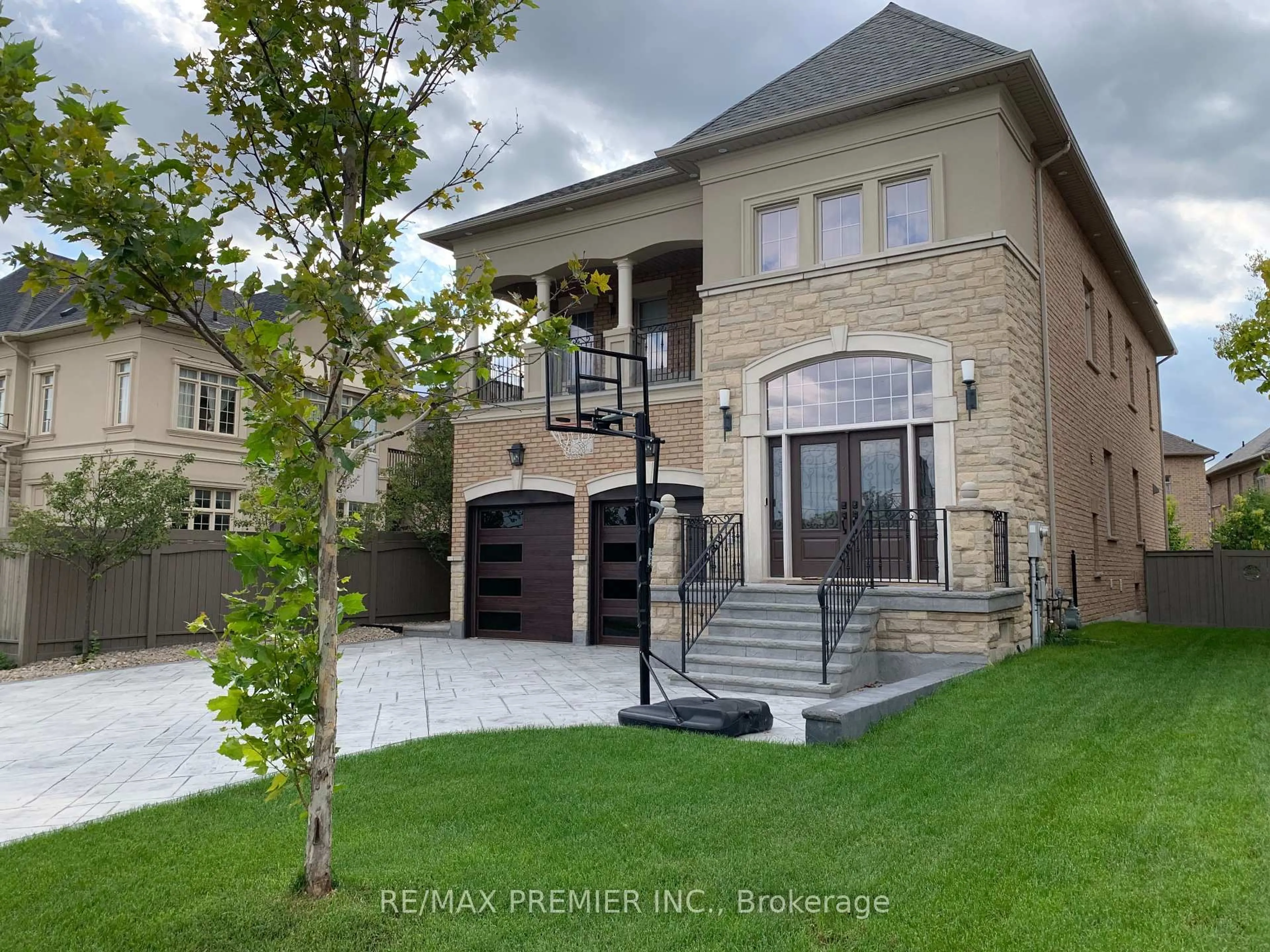 Home with brick exterior material, street for 76 Orleans Circ, Vaughan Ontario L4H 0V3