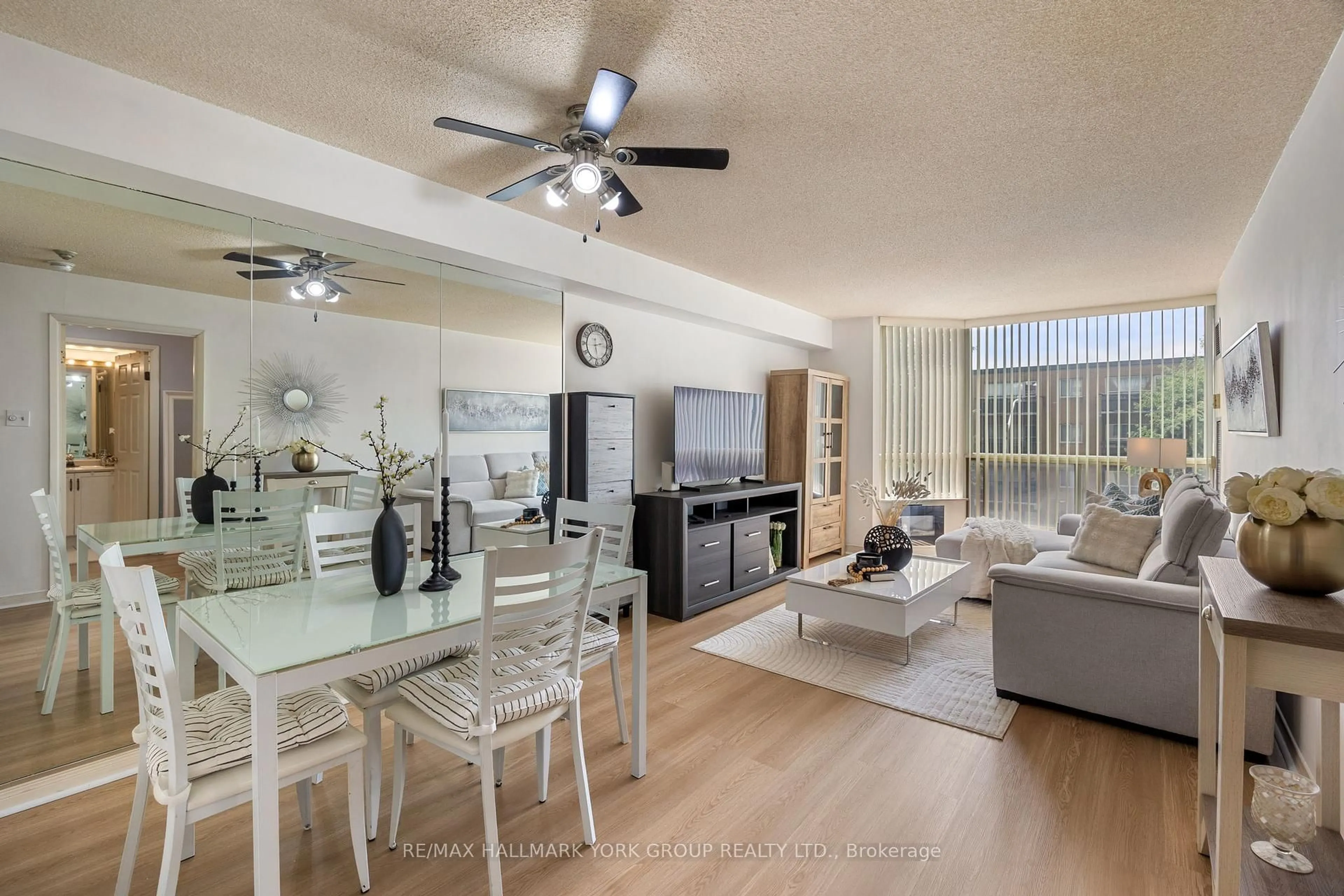 Living room with furniture, unknown for 309 Major Mackenzie Dr #301, Richmond Hill Ontario L4C 9V5
