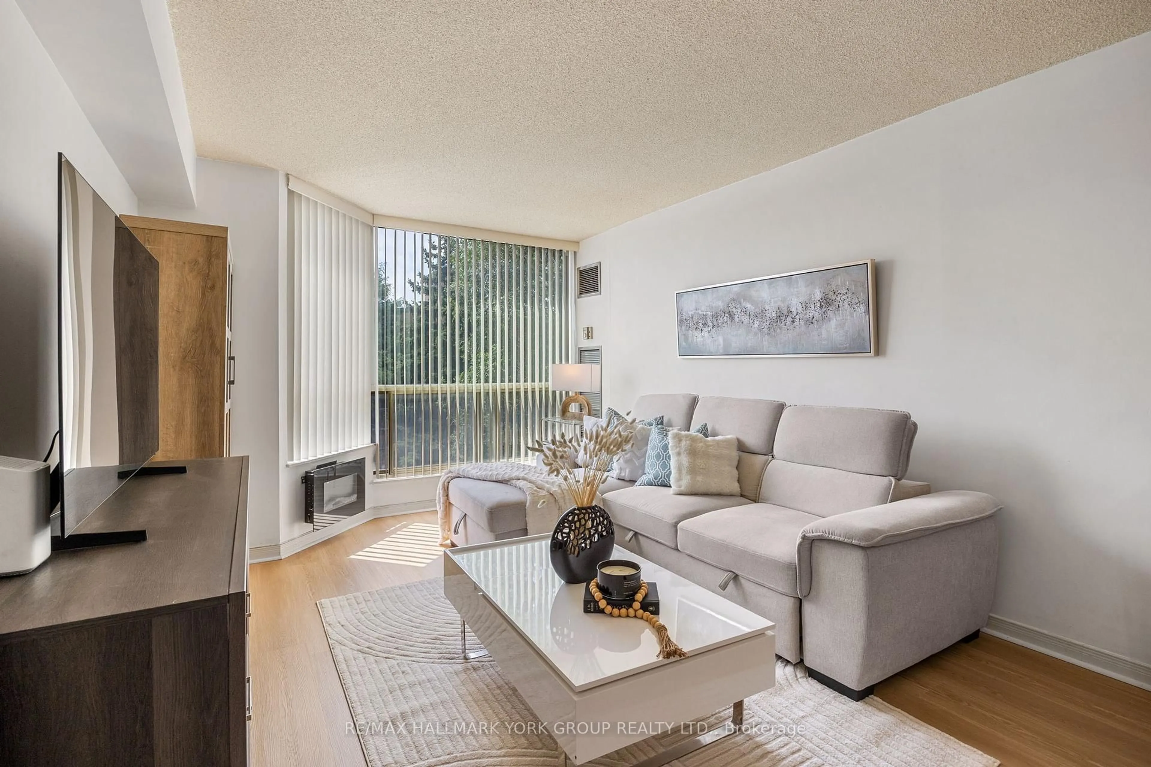 Living room with furniture, unknown for 309 Major Mackenzie Dr #301, Richmond Hill Ontario L4C 9V5