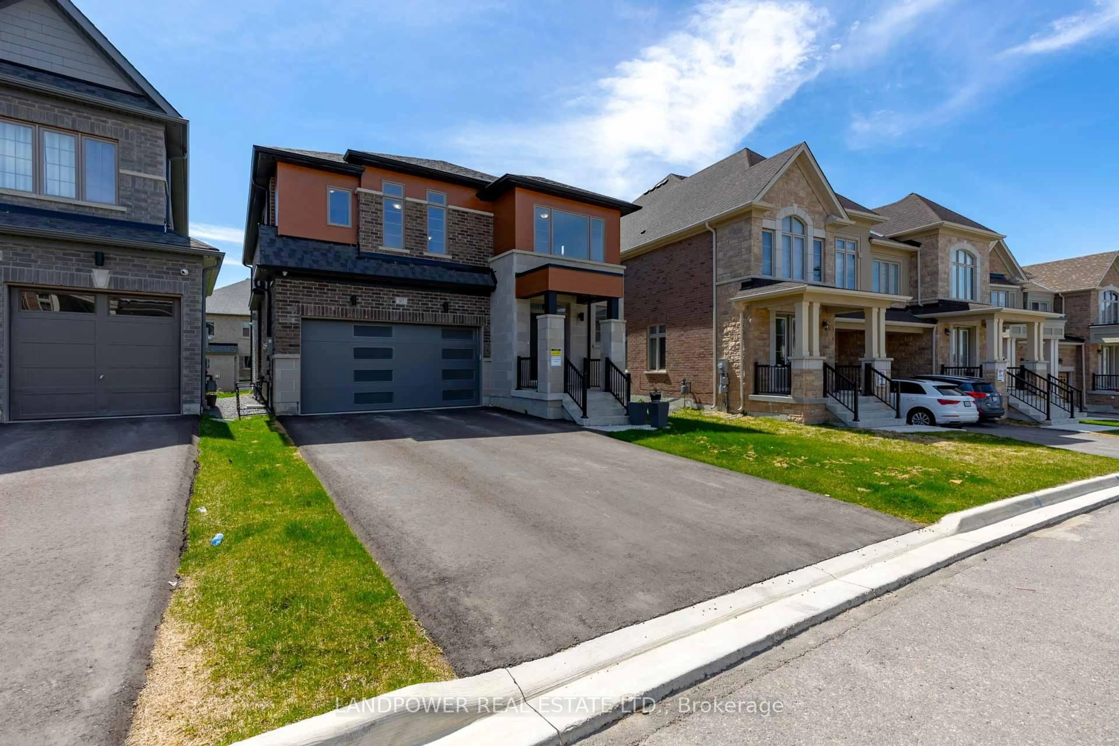 Home with brick exterior material, street for 97 Kentledge Ave, East Gwillimbury Ontario L9N 0V9