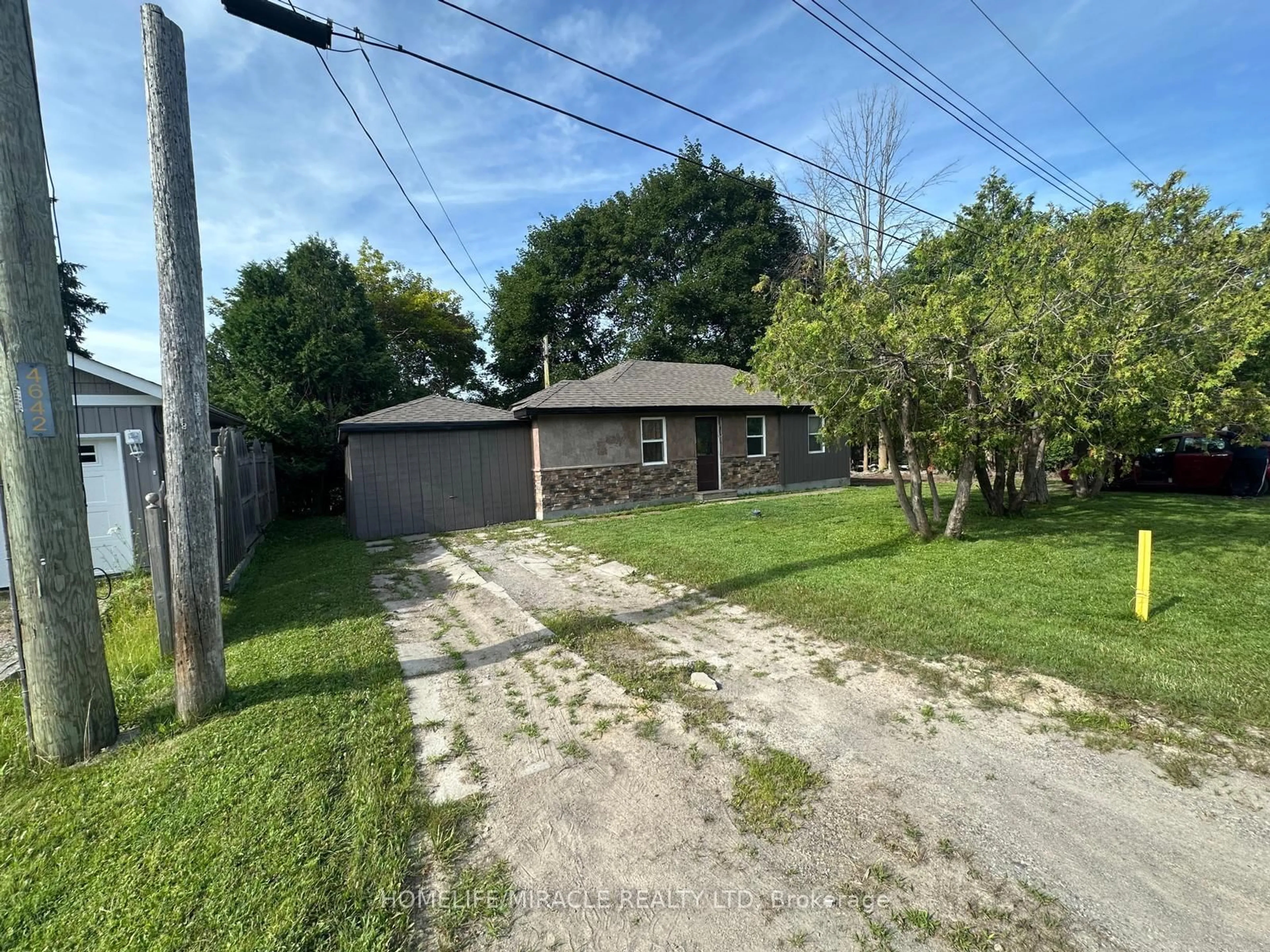 A pic from outside/outdoor area/front of a property/back of a property/a pic from drone, street for 164 RIVERBANK Dr, Georgina Ontario L0E 1N0