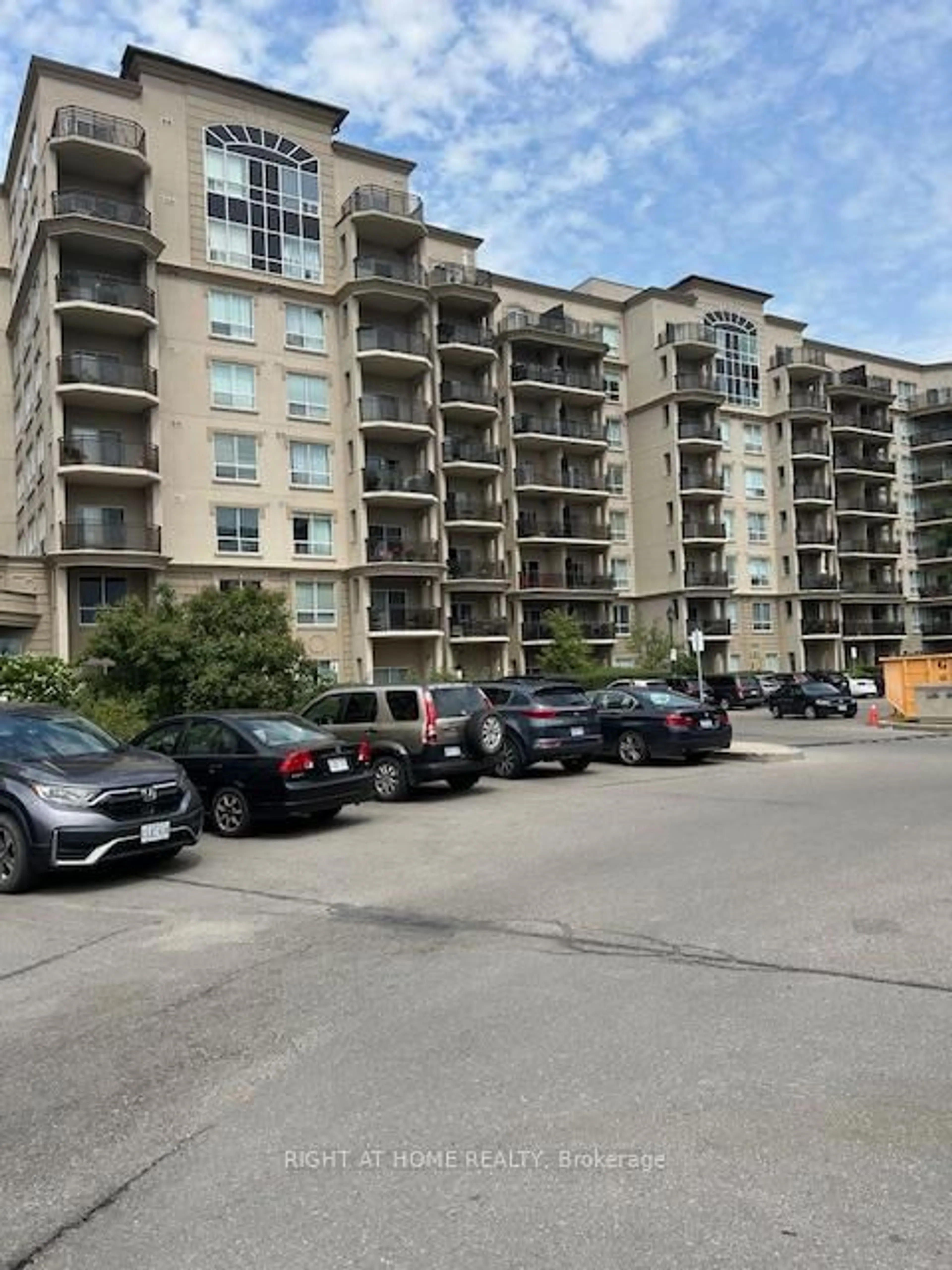 A pic from outside/outdoor area/front of a property/back of a property/a pic from drone, unknown for 2 Maison Parc Crt #403, Vaughan Ontario L4J 9K4