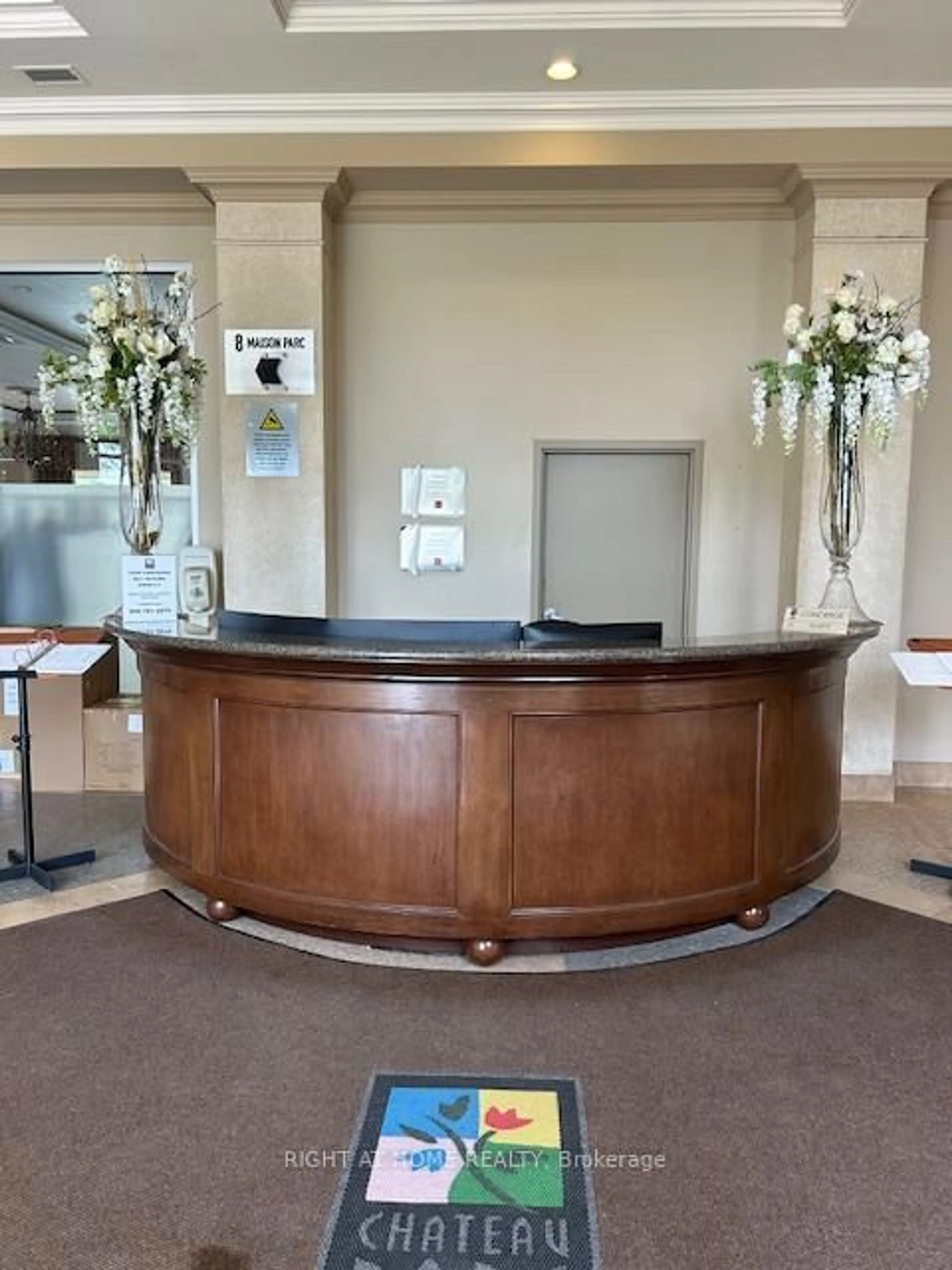 Lobby for 2 Maison Parc Crt #403, Vaughan Ontario L4J 9K4