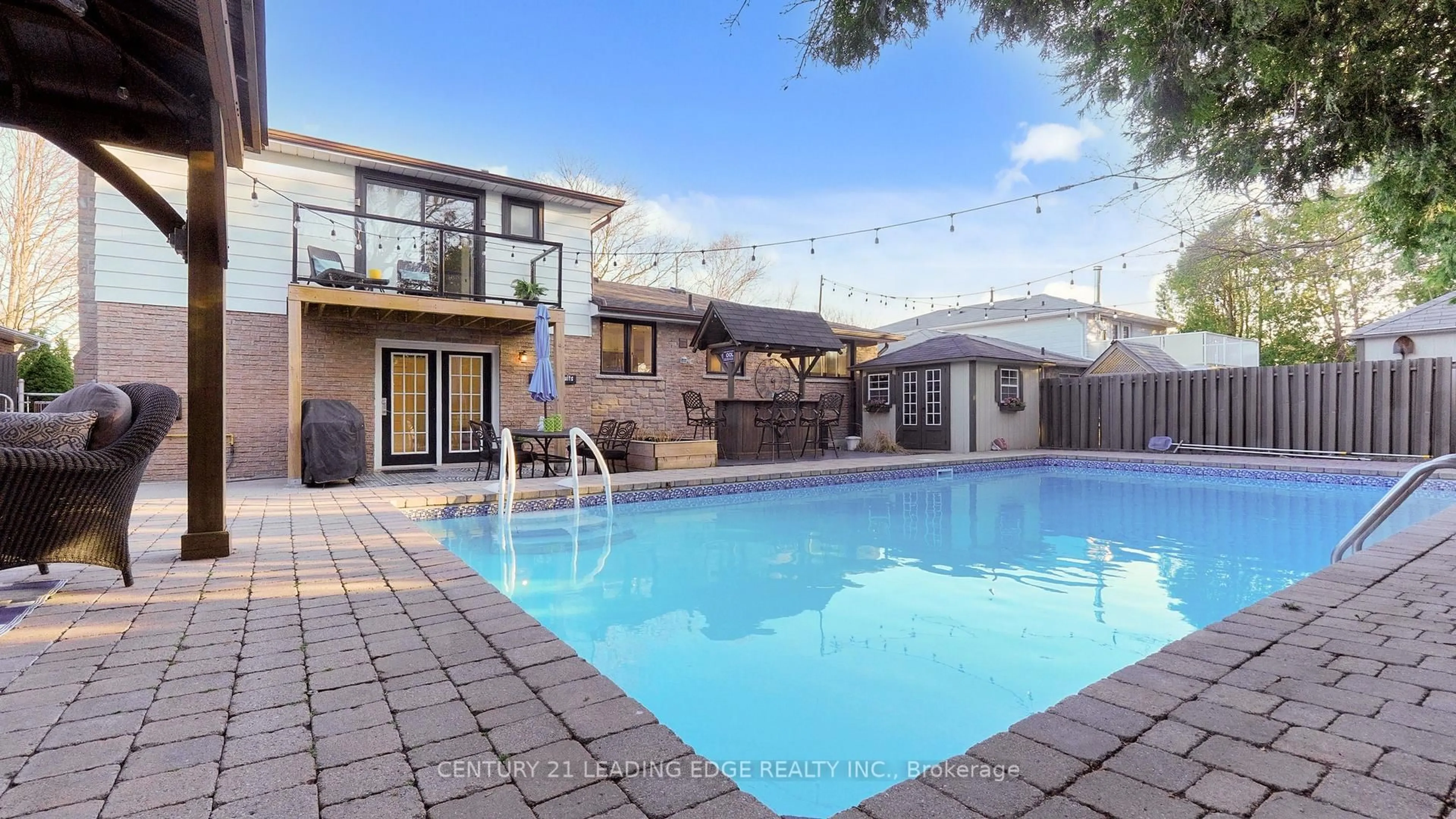 Pool for 263 North St, Whitchurch-Stouffville Ontario L4A 4Z8