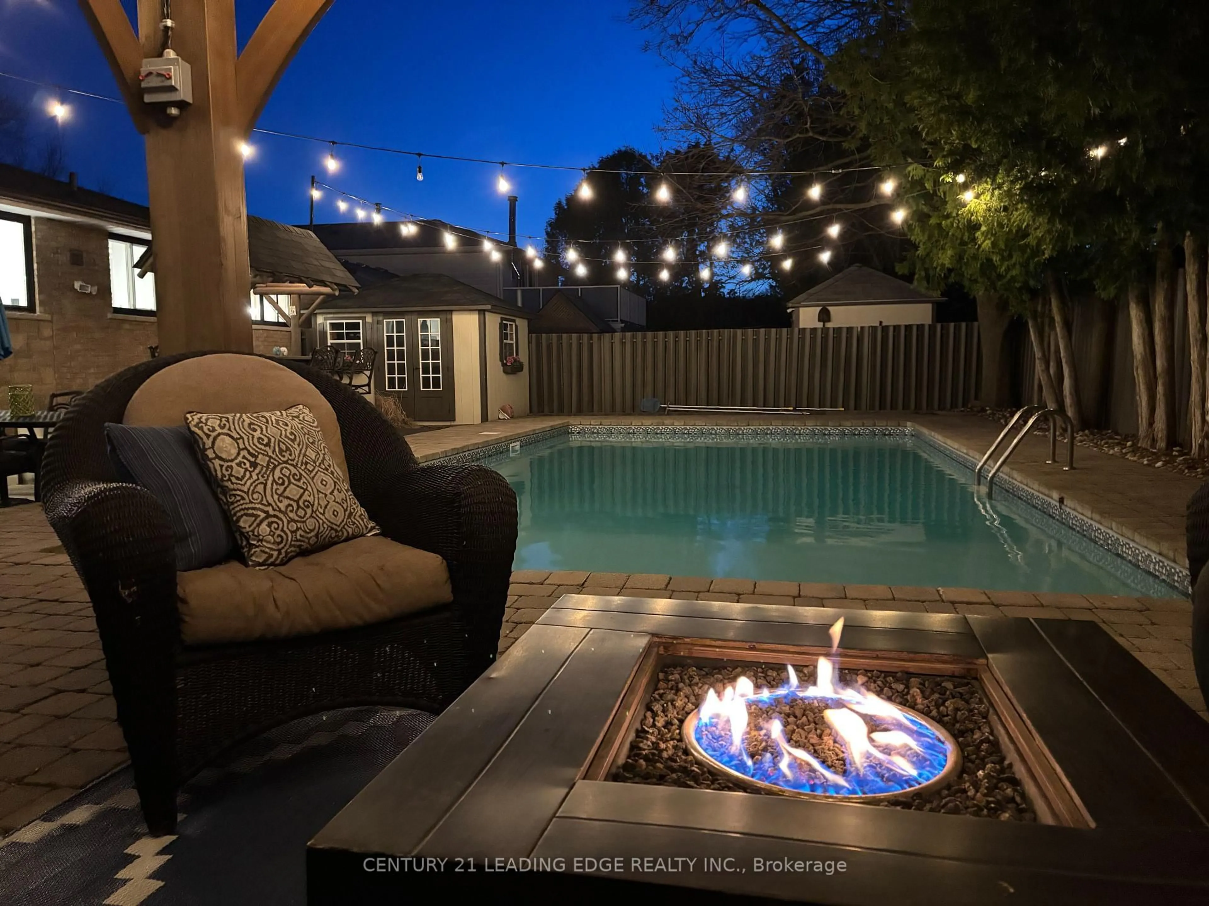 Patio, street for 263 North St, Whitchurch-Stouffville Ontario L4A 4Z8