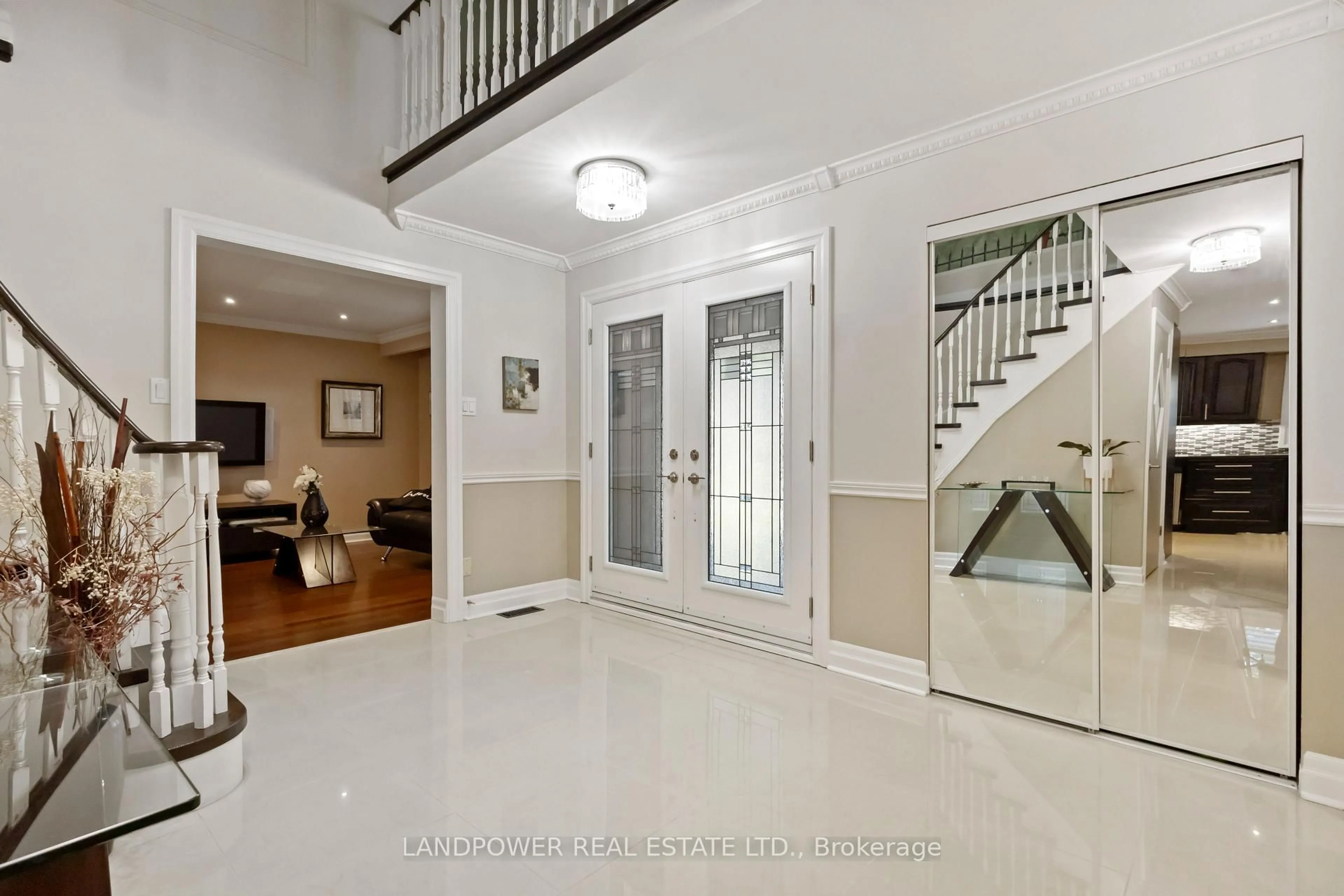 Indoor entryway for 23 Fry Crt, Markham Ontario L3P 4G9