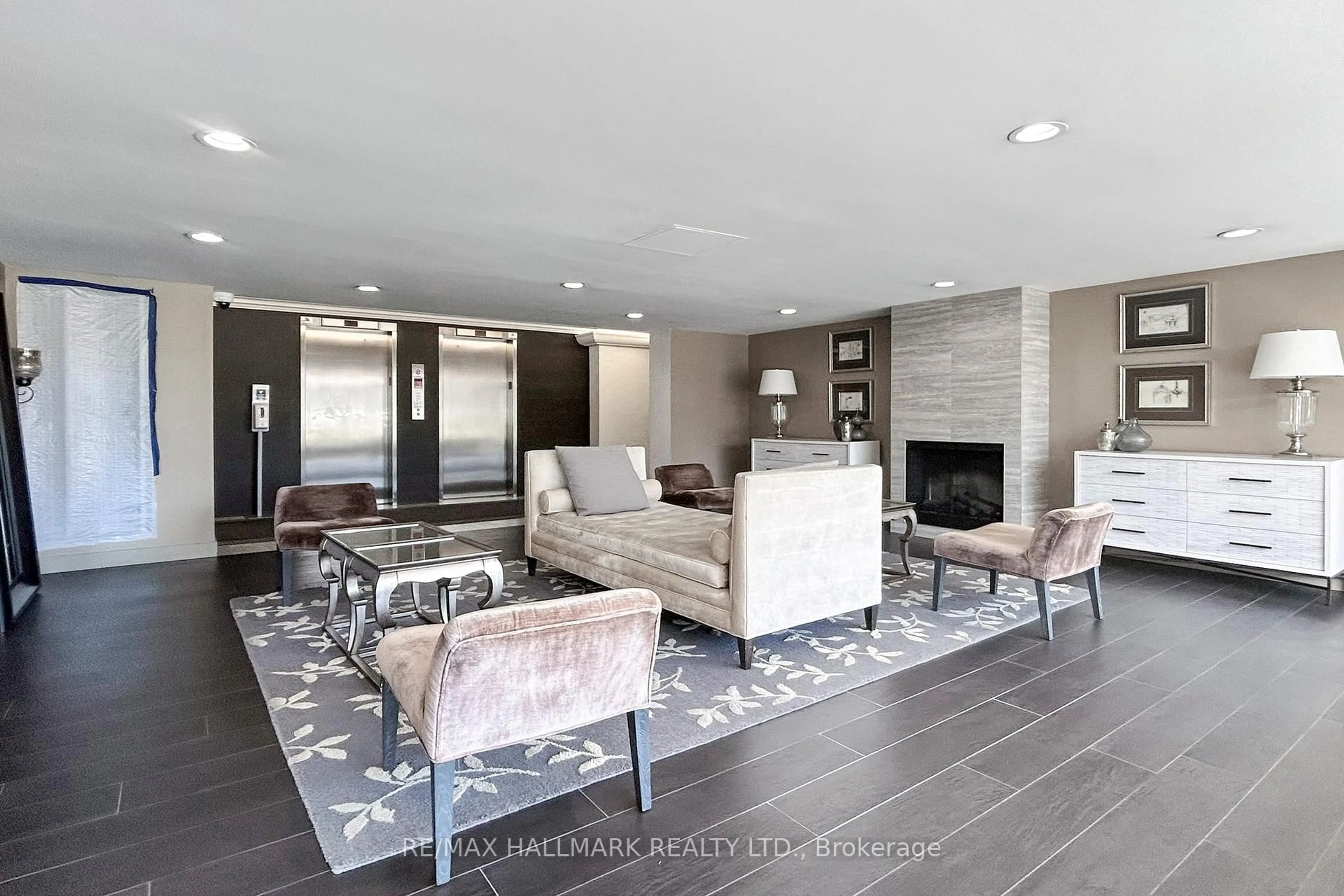Living room with furniture, unknown for 7811 Yonge St #1107, Markham Ontario L3T 4S3