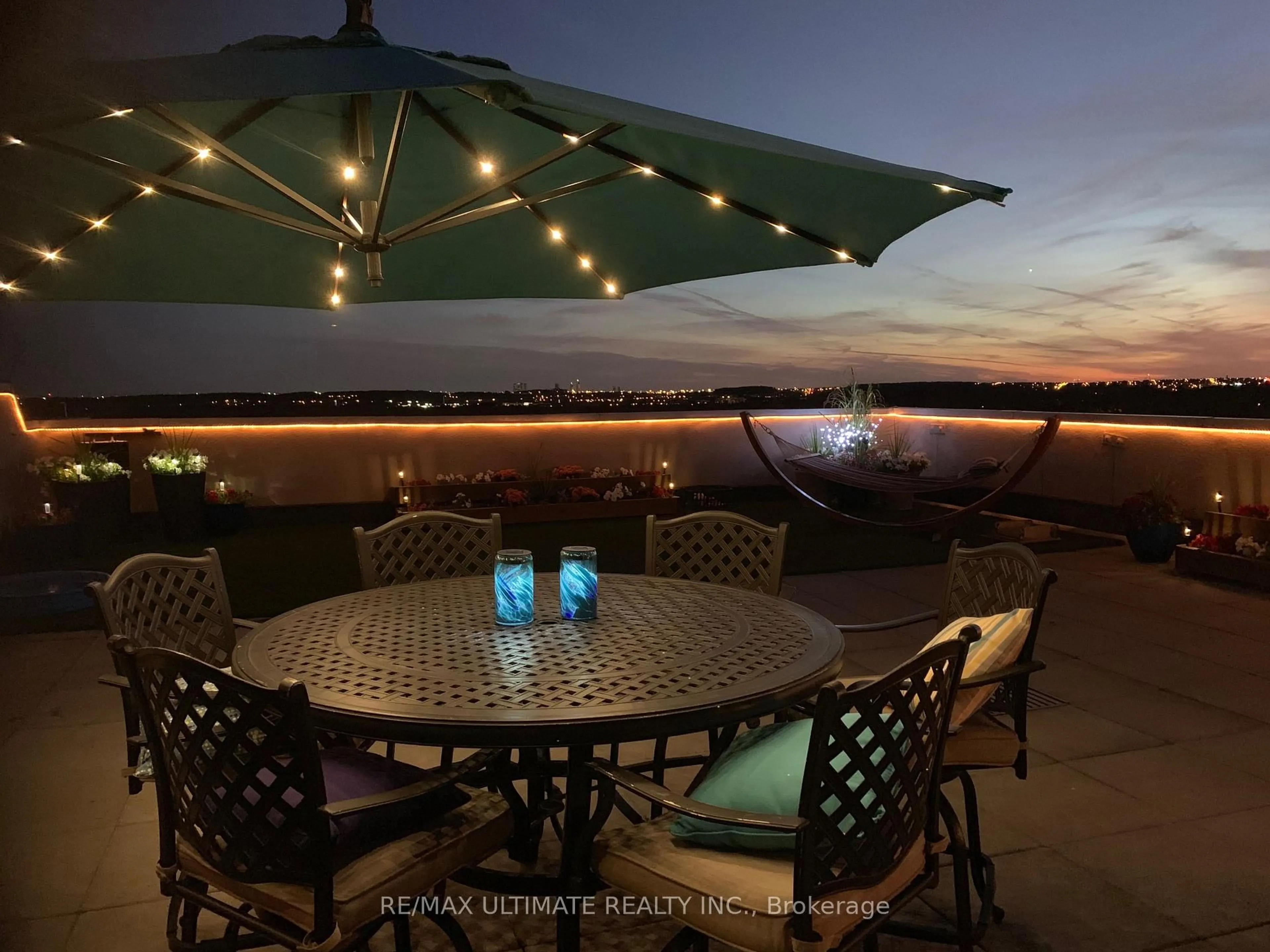 Patio, water/lake/river/ocean view for 40 Harding Blvd #PH15, Richmond Hill Ontario L4C 9S5