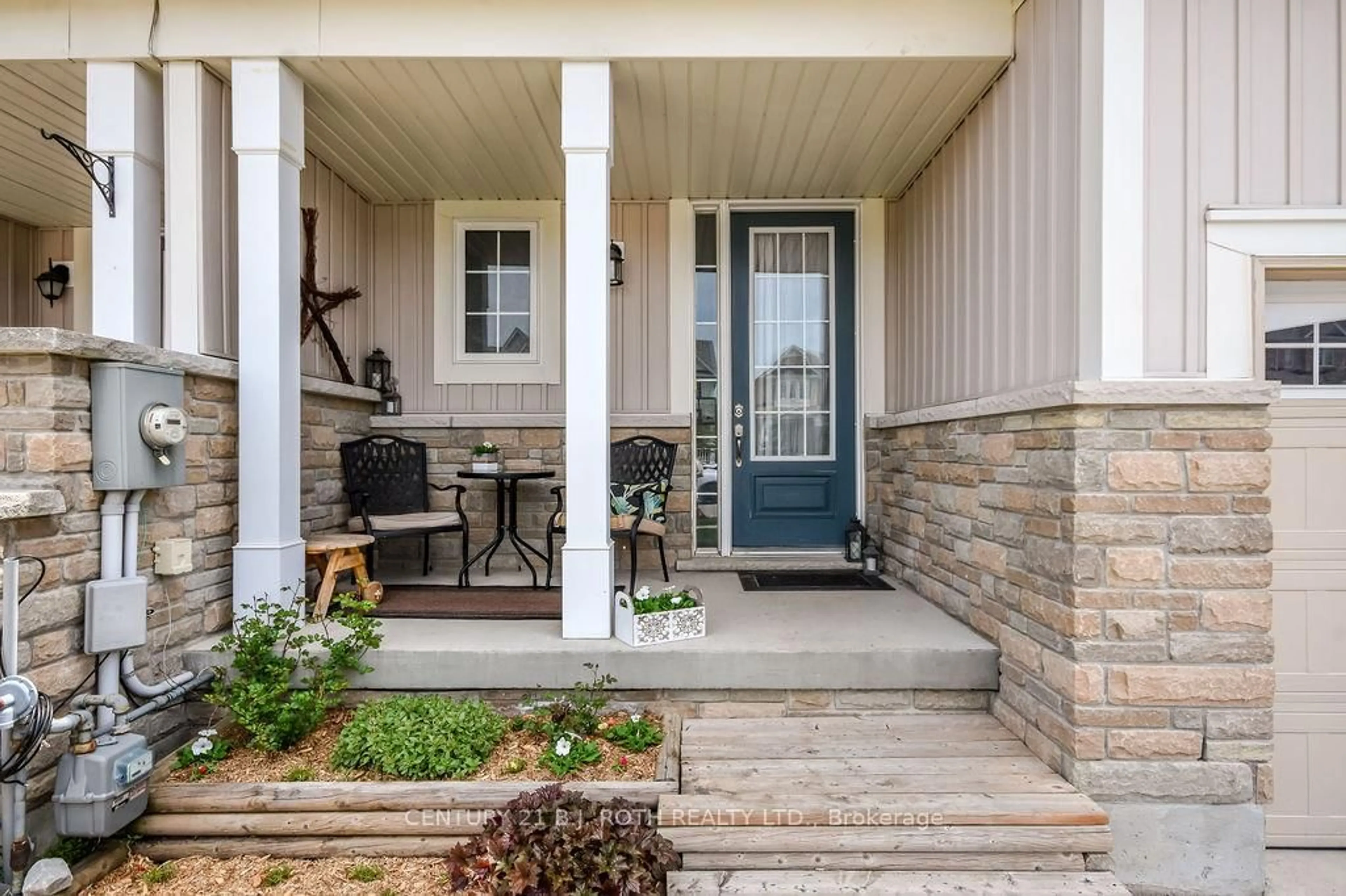 Indoor entryway for 80 Blanchard Cres, Essa Ontario L3W 0M9
