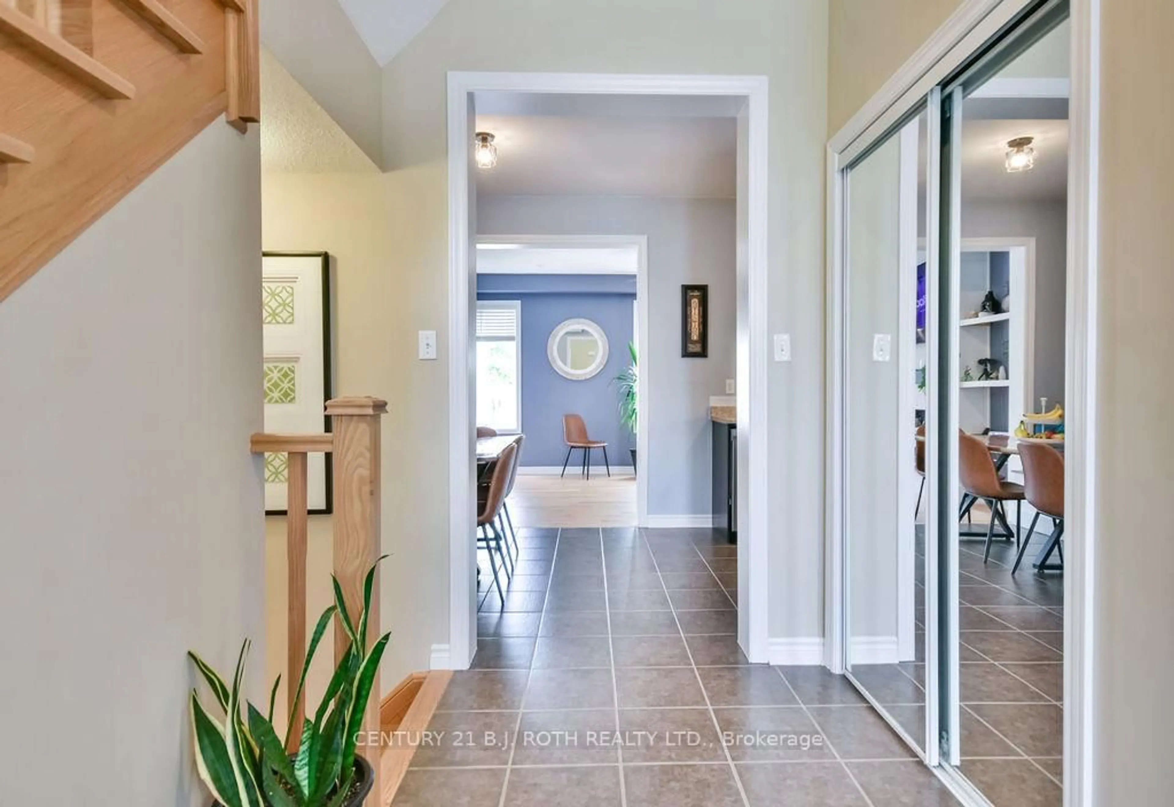 Indoor entryway for 80 Blanchard Cres, Essa Ontario L3W 0M9