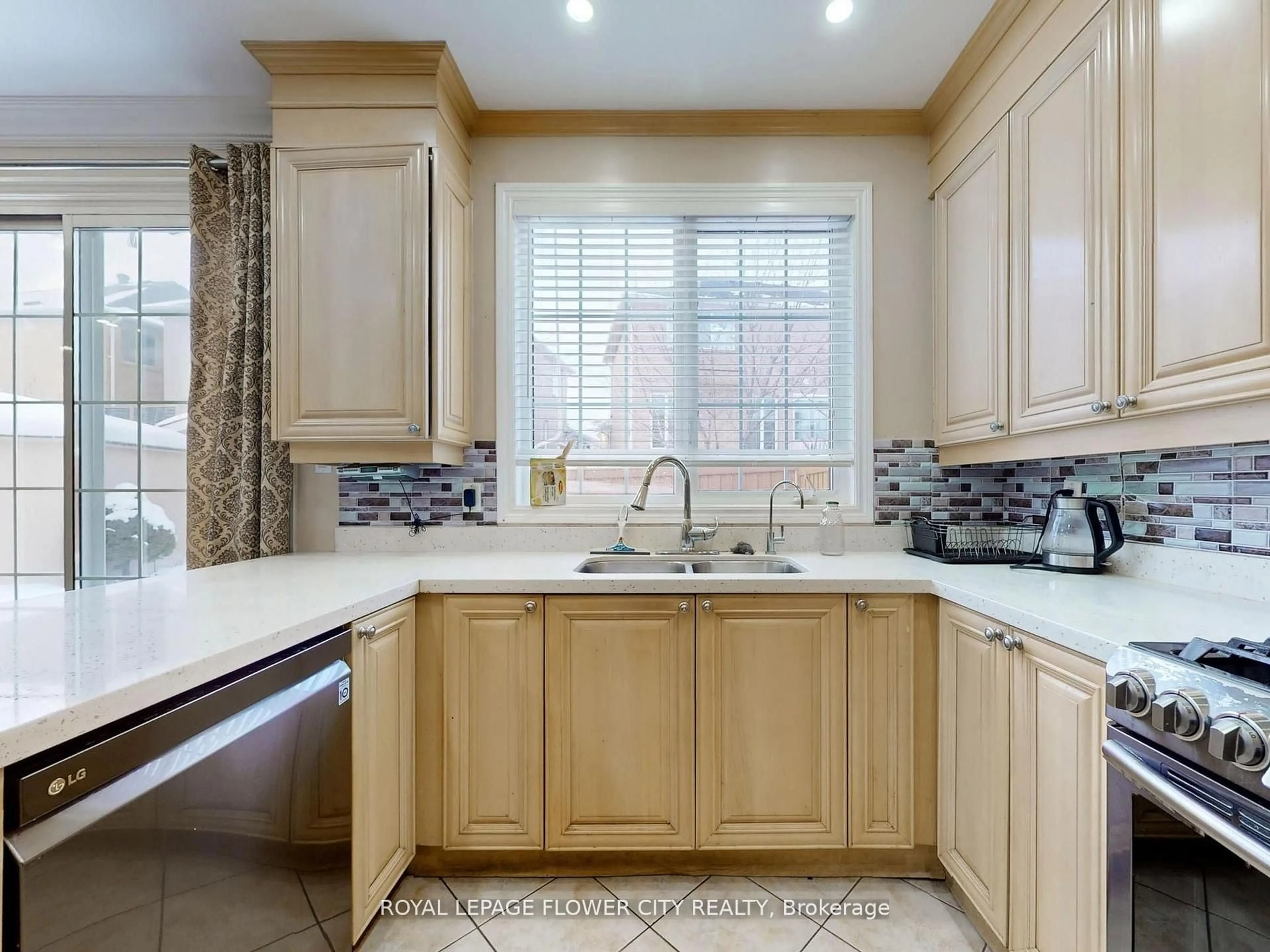 Contemporary kitchen, ceramic/tile floor for 160 America Ave, Vaughan Ontario L6Z 3E8