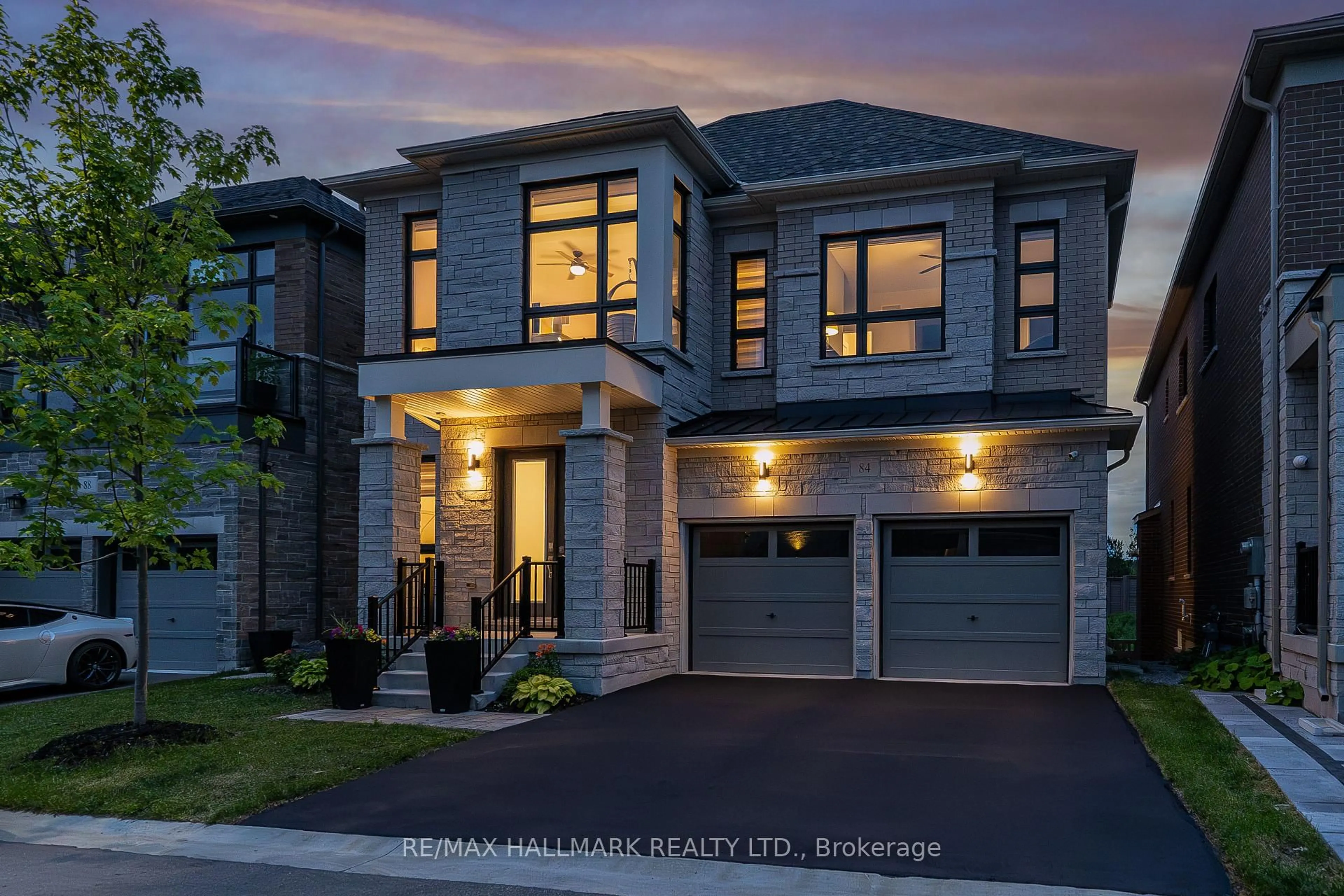 Home with brick exterior material, street for 84 Pine Hill Cres, Aurora Ontario L4G 3X9