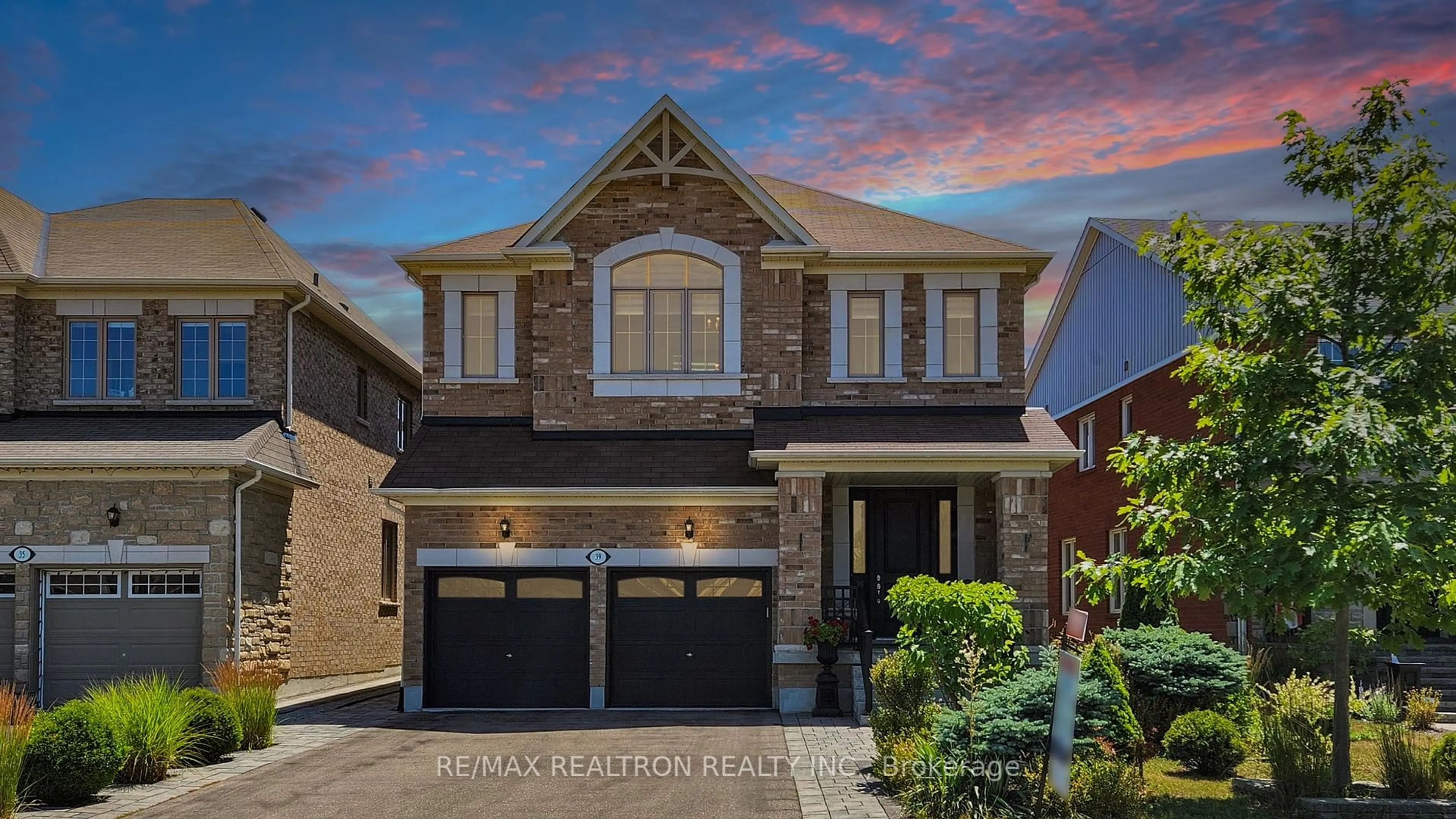 Home with brick exterior material, street for 39 Aelick Crt, Bradford West Gwillimbury Ontario L3Z 0S9