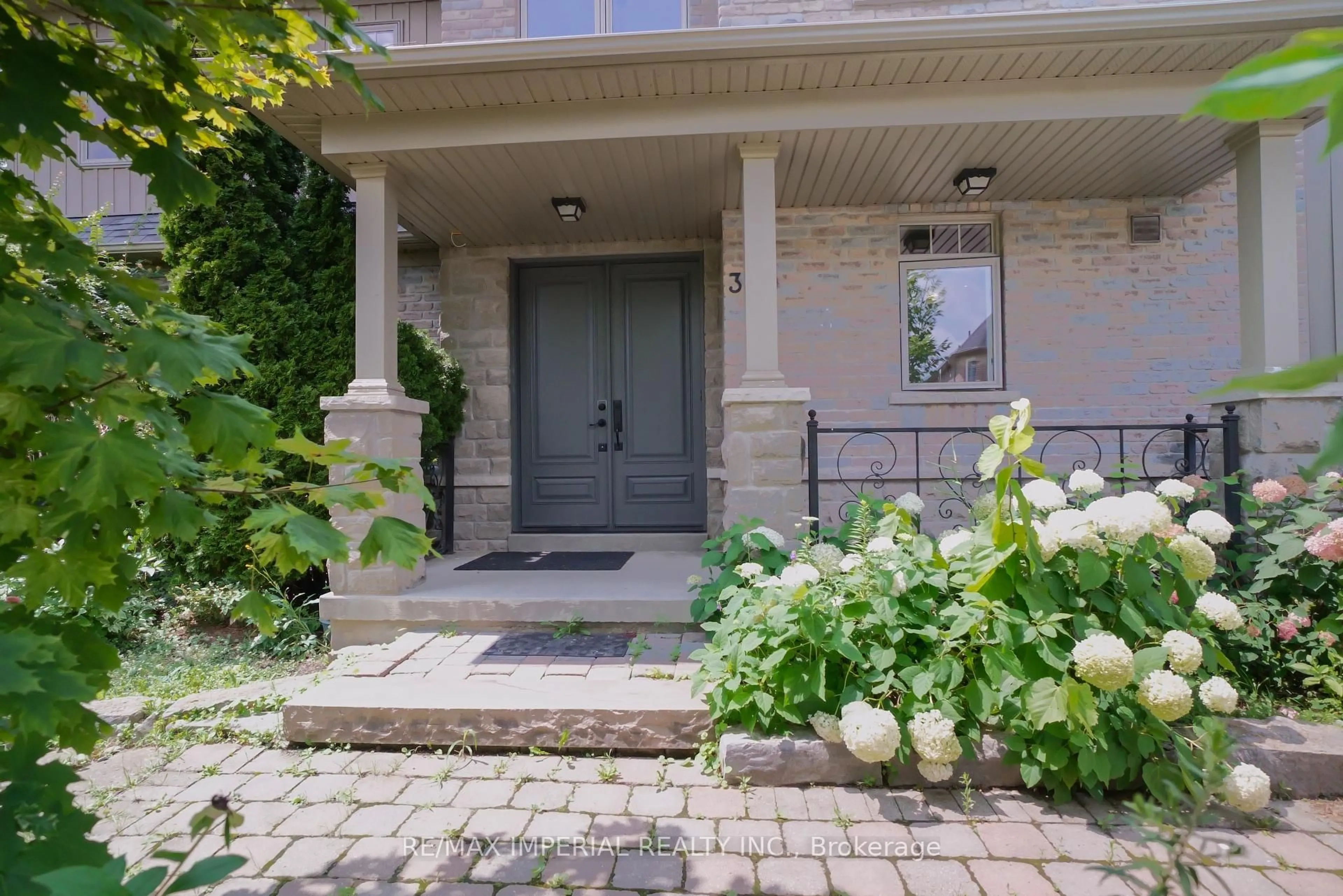 Unknown for 369 Gilpin Dr, Newmarket Ontario L3X 3H2