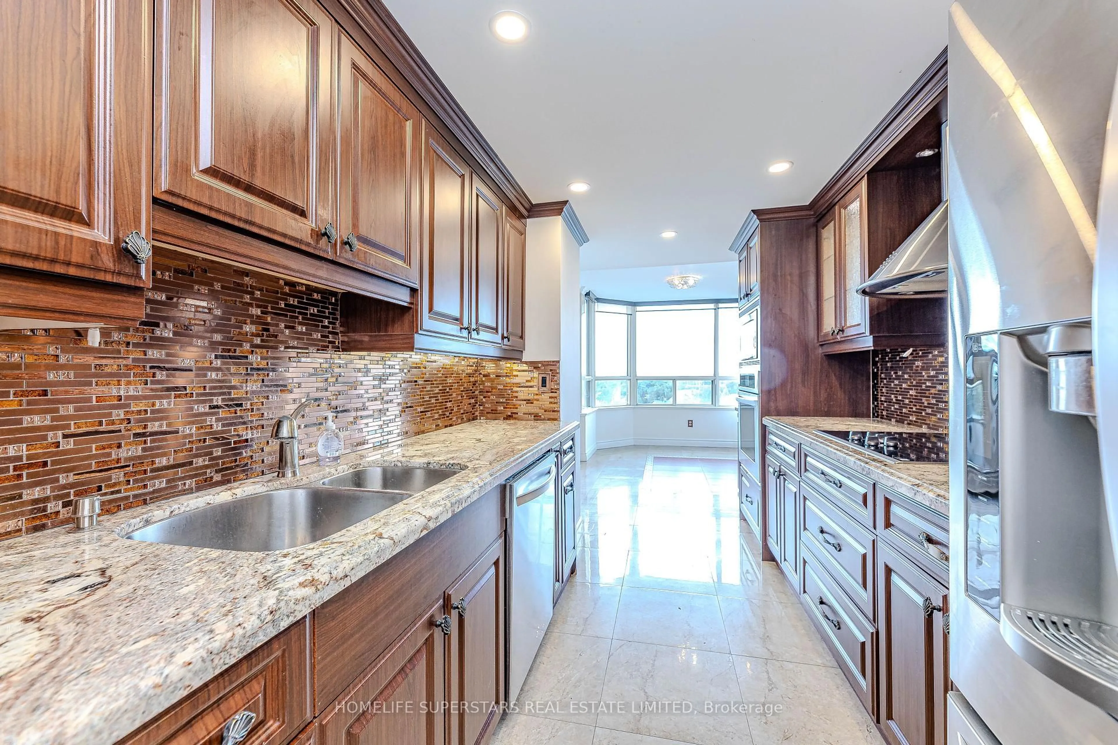 Contemporary kitchen, ceramic/tile floor for 7 Townsgate Dr #1005, Vaughan Ontario L4J 7Z9