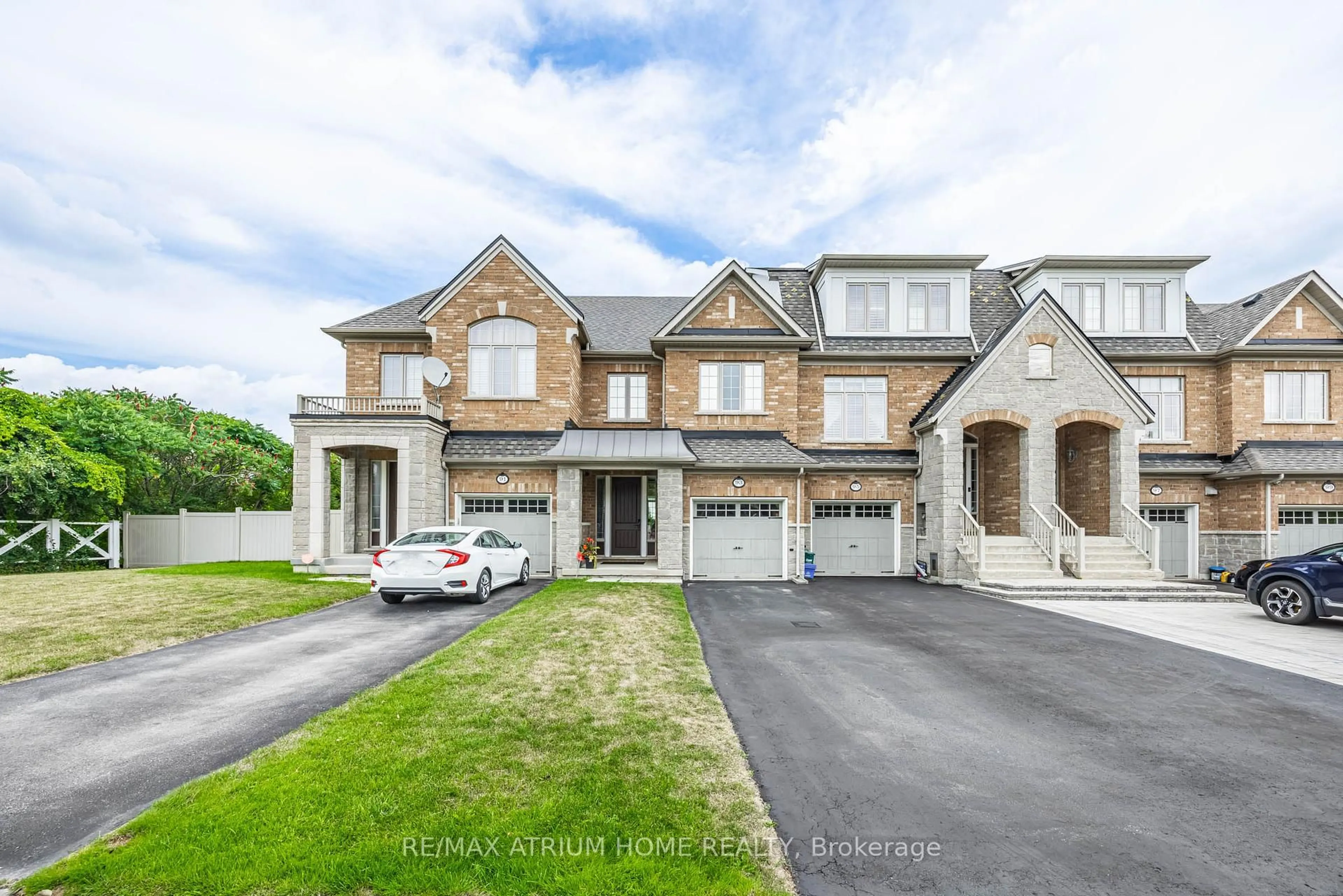 Home with brick exterior material, street for 93 Lacewood Dr, Richmond Hill Ontario L4S 0E6