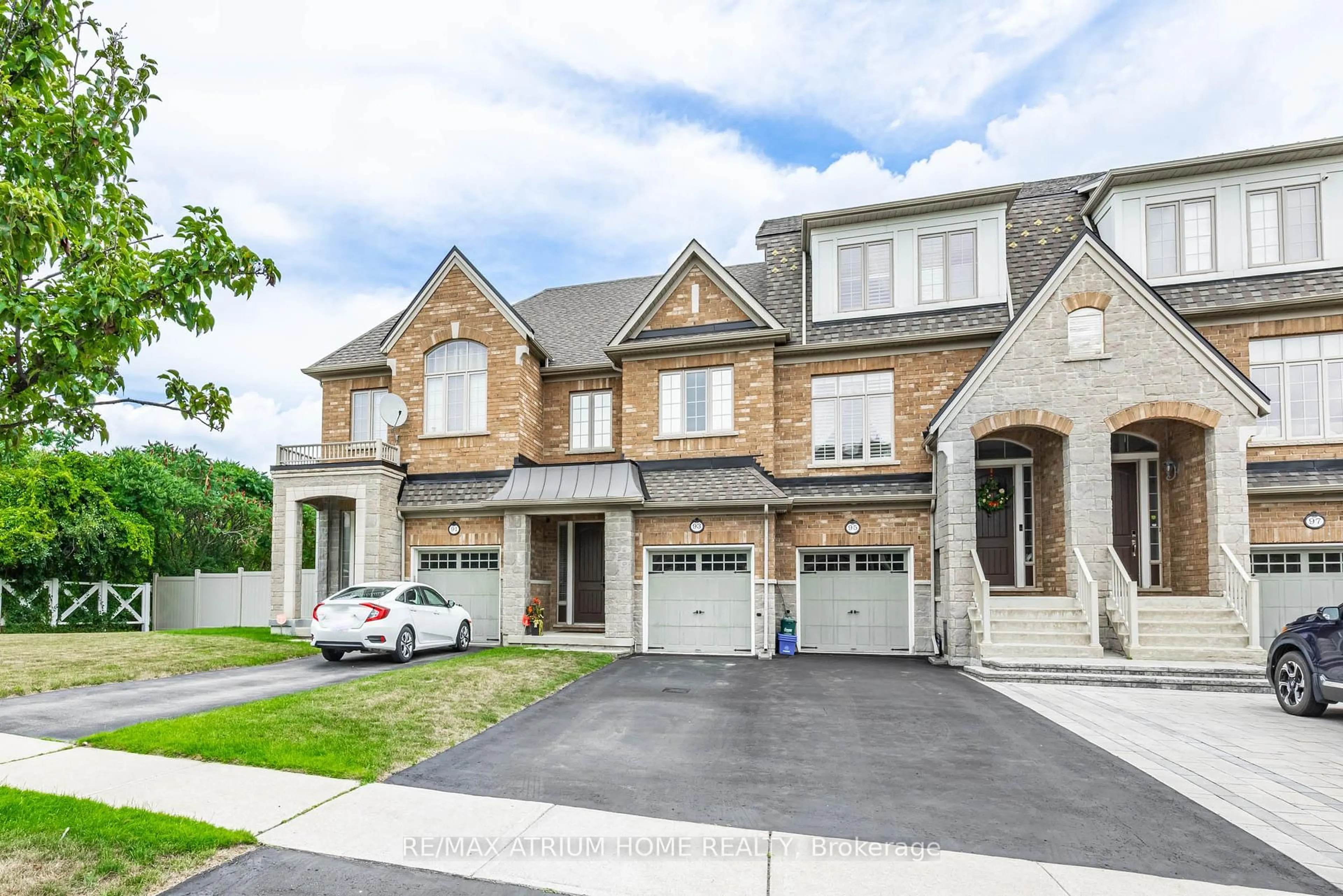 Home with brick exterior material, street for 93 Lacewood Dr, Richmond Hill Ontario L4S 0E6