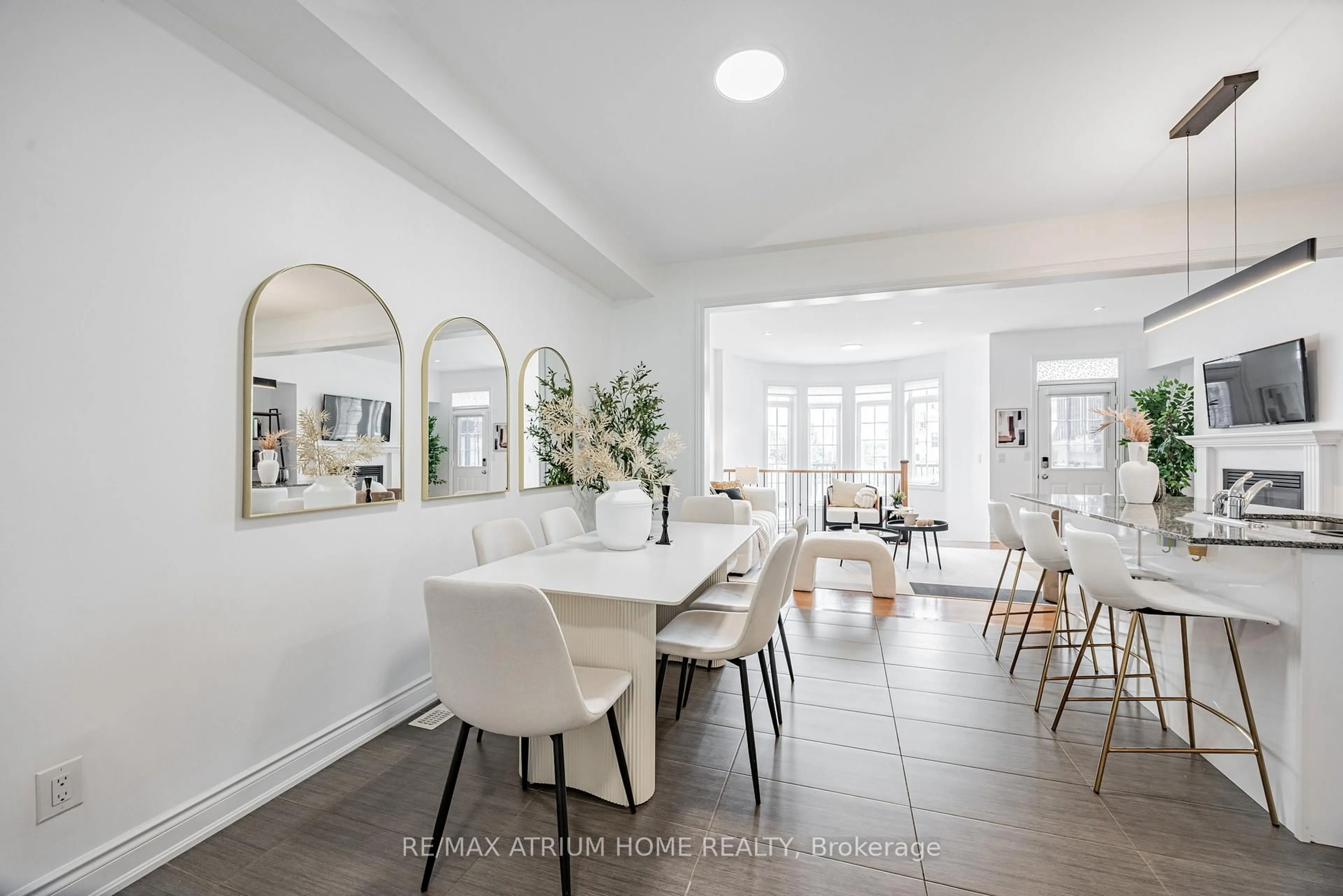 Dining room, ceramic/tile floor for 93 Lacewood Dr, Richmond Hill Ontario L4S 0E6