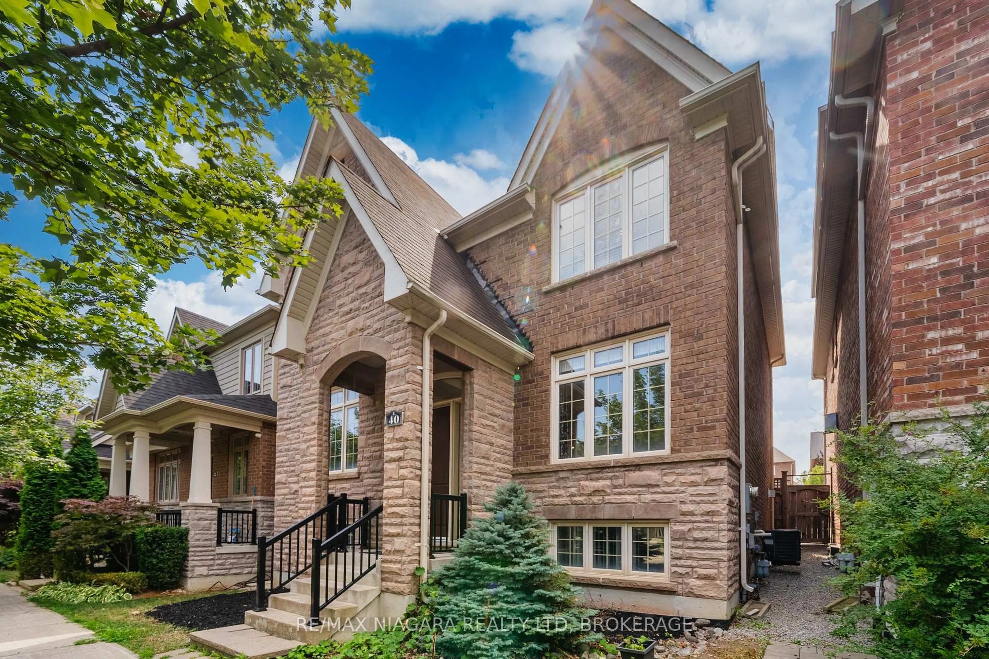 Home with brick exterior material, street for 40 Dungannon Dr, Markham Ontario L6C 0K1