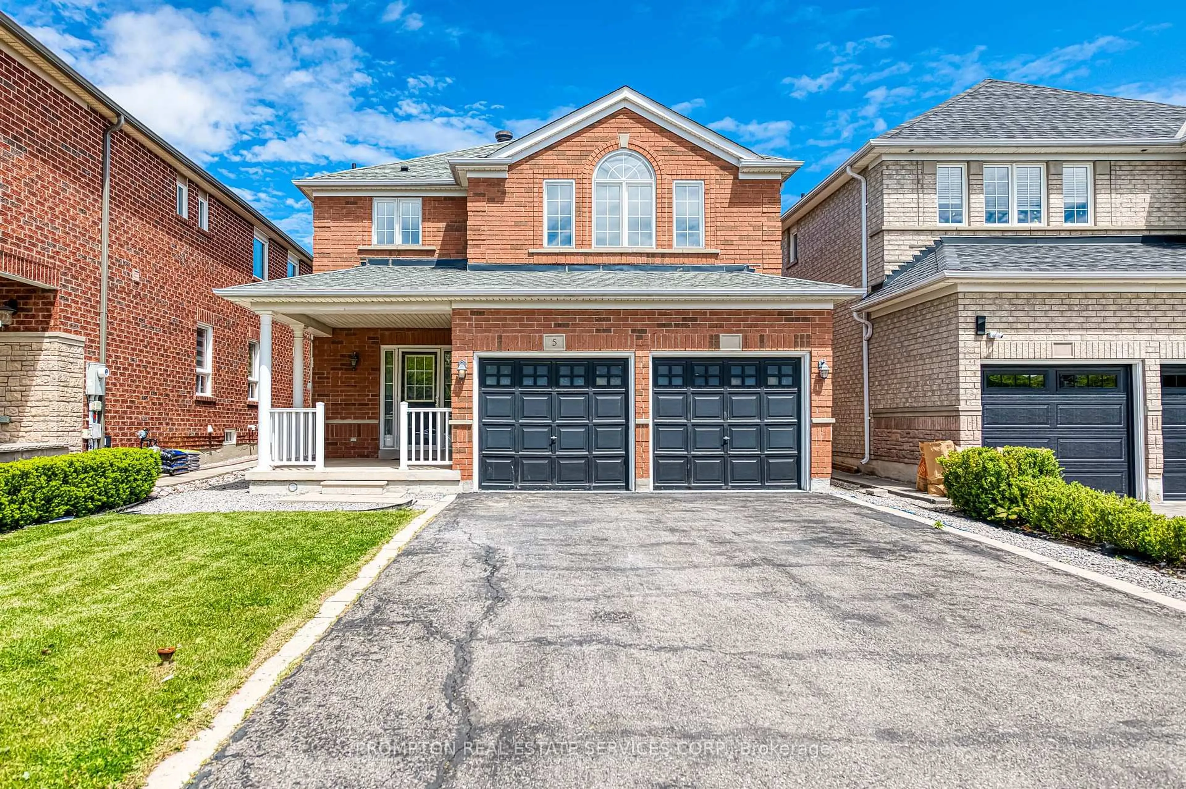 Home with brick exterior material, street for 5 Casemount St, Aurora Ontario L4G 7V6