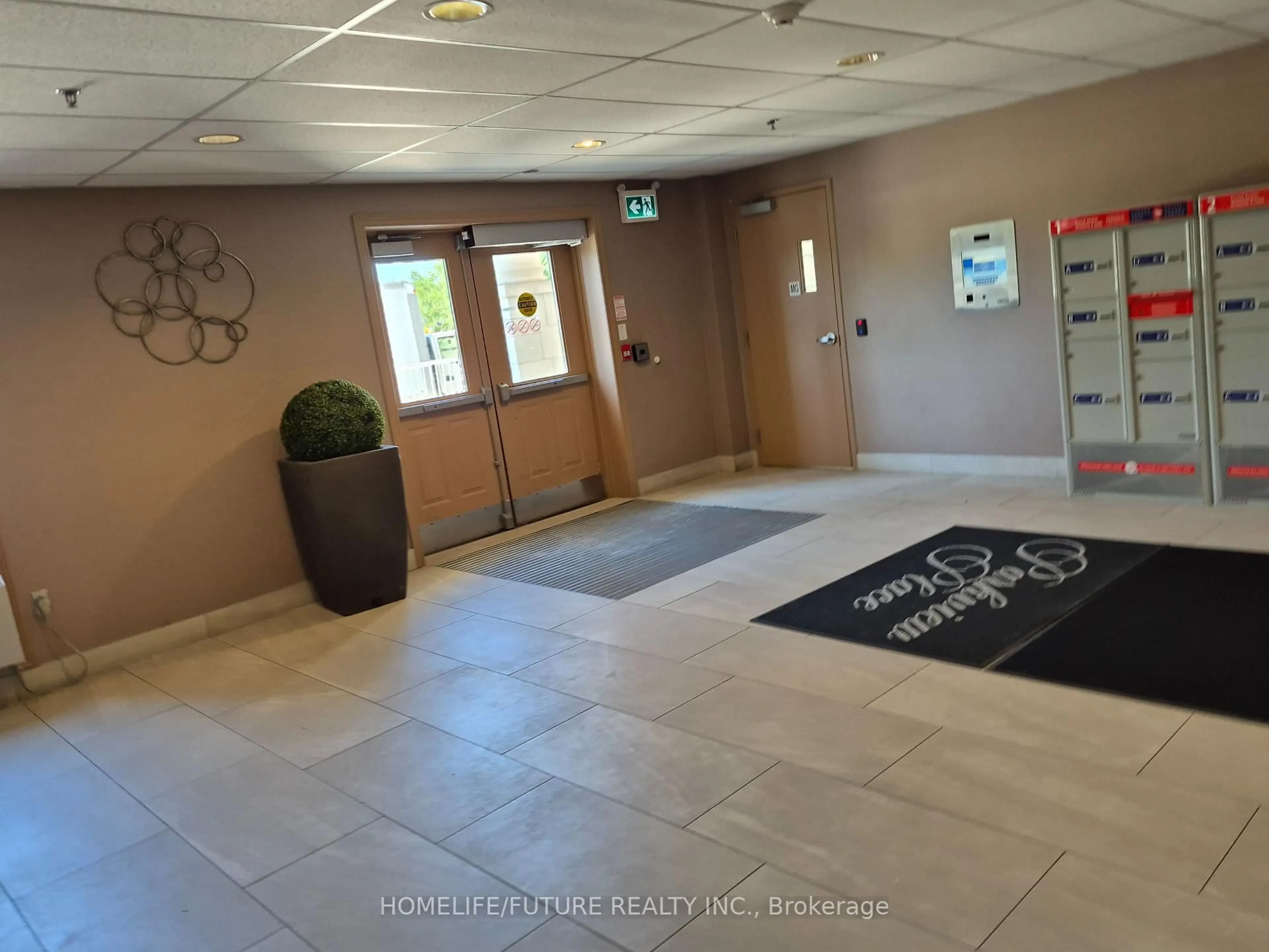 Indoor foyer for 7428 Markham Rd #408, Markham Ontario L3S 4V6