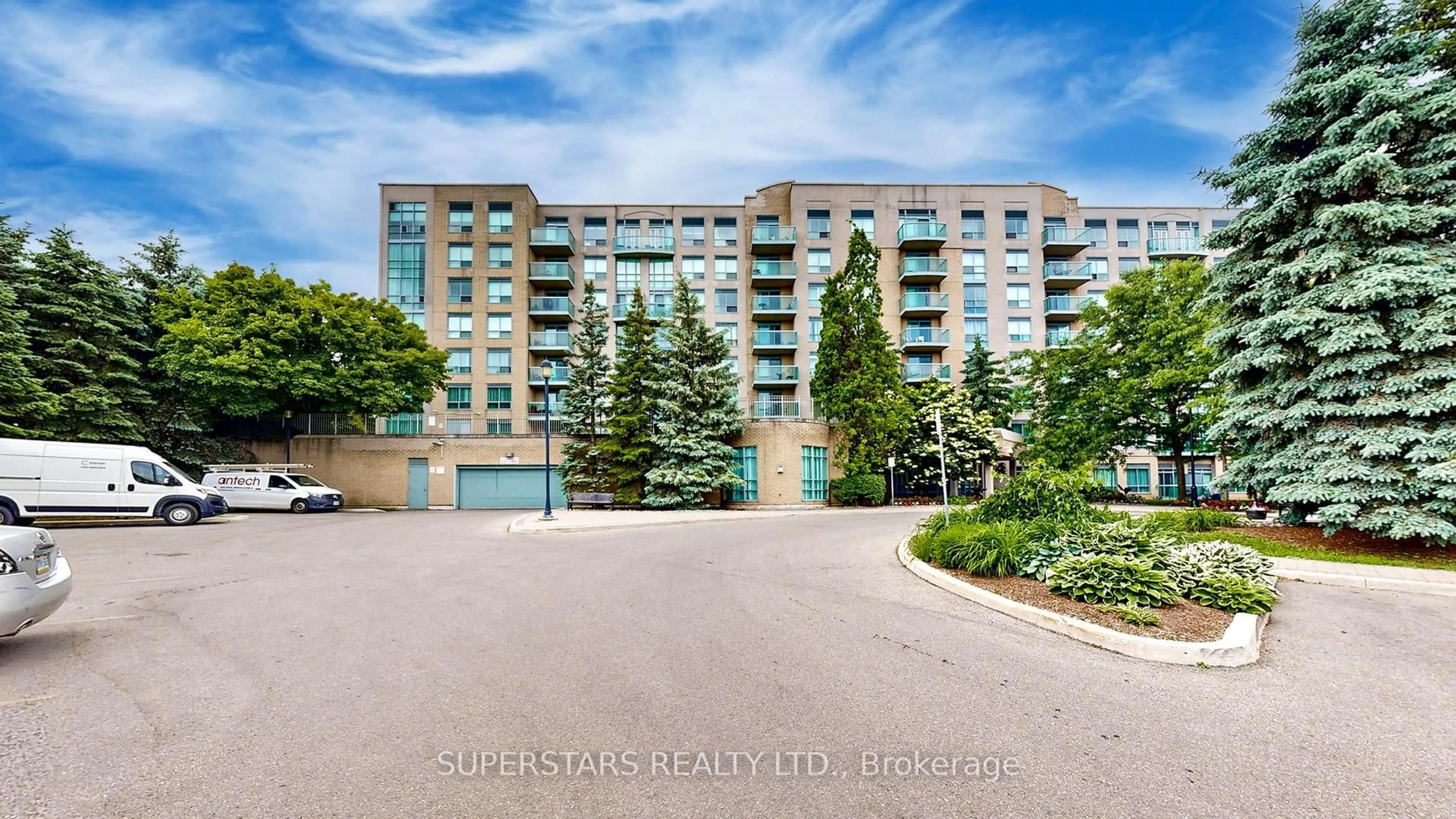 Unknown for 3 Ellesmere St #217, Richmond Hill Ontario L4B 4N2