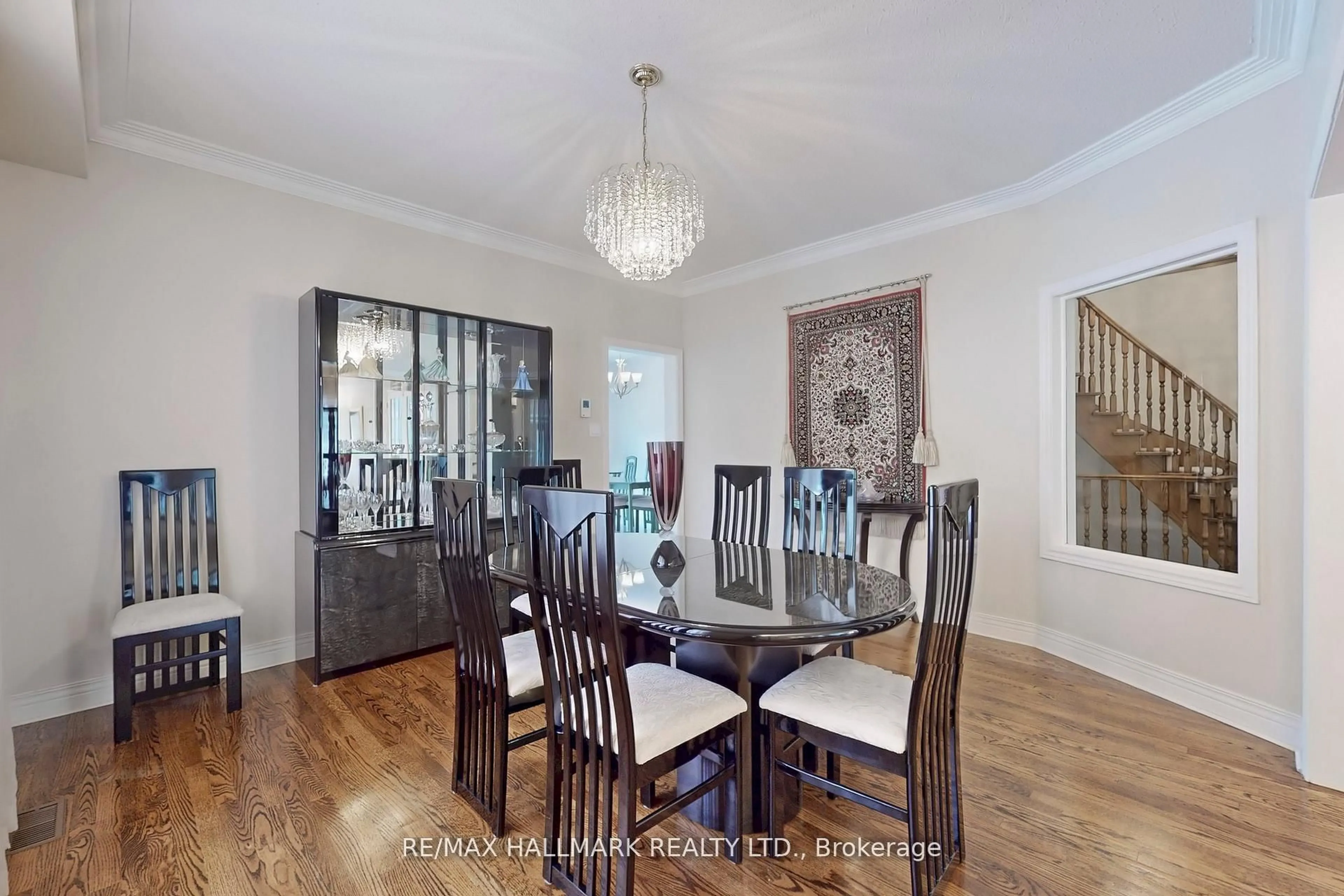 Dining room, wood/laminate floor for 50 Yellow Birch Cres, Richmond Hill Ontario L4B 3R4