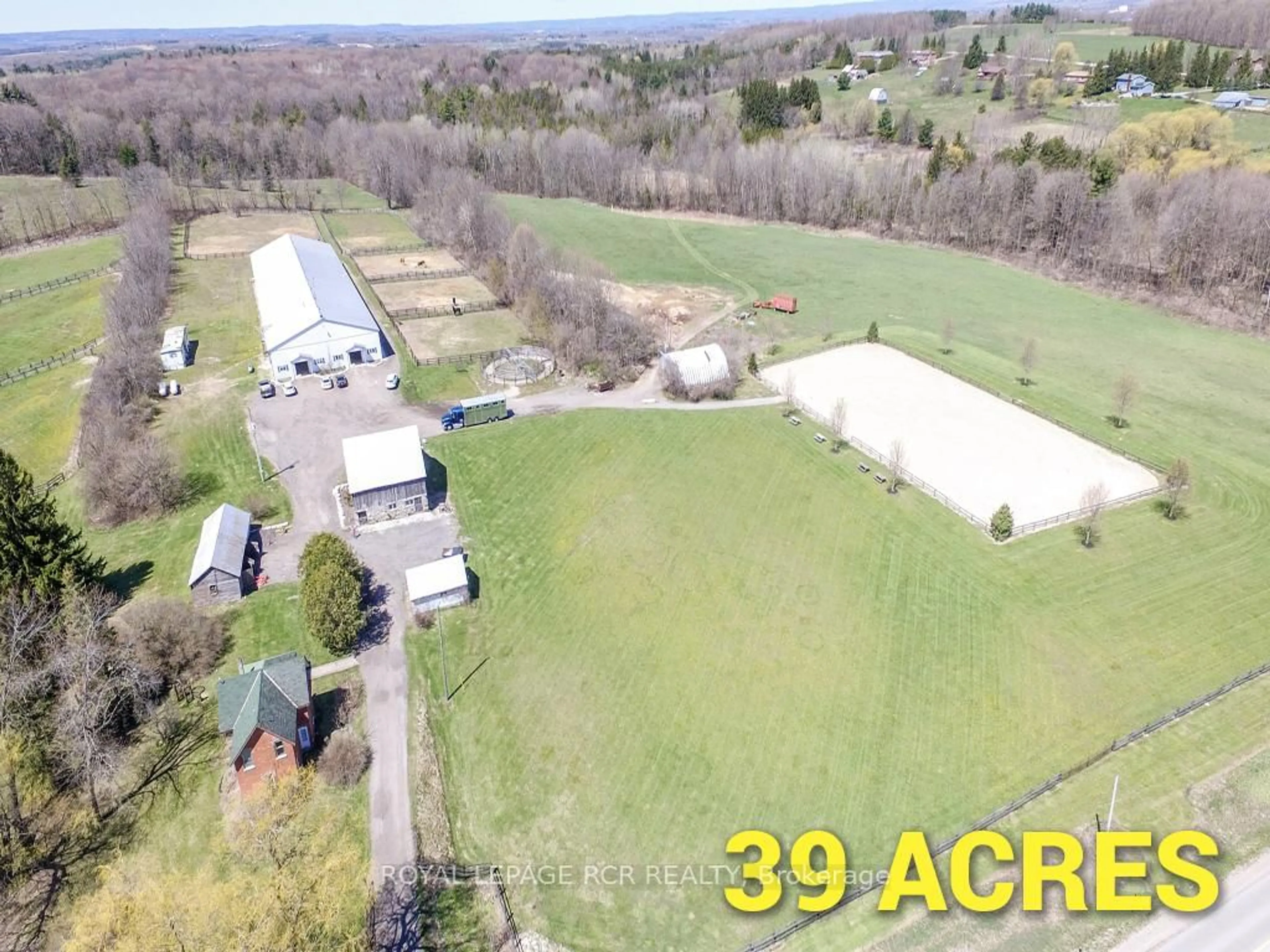 A pic from outside/outdoor area/front of a property/back of a property/a pic from drone, unknown for 1148 10th Sdrd, New Tecumseth Ontario L0G 1W0