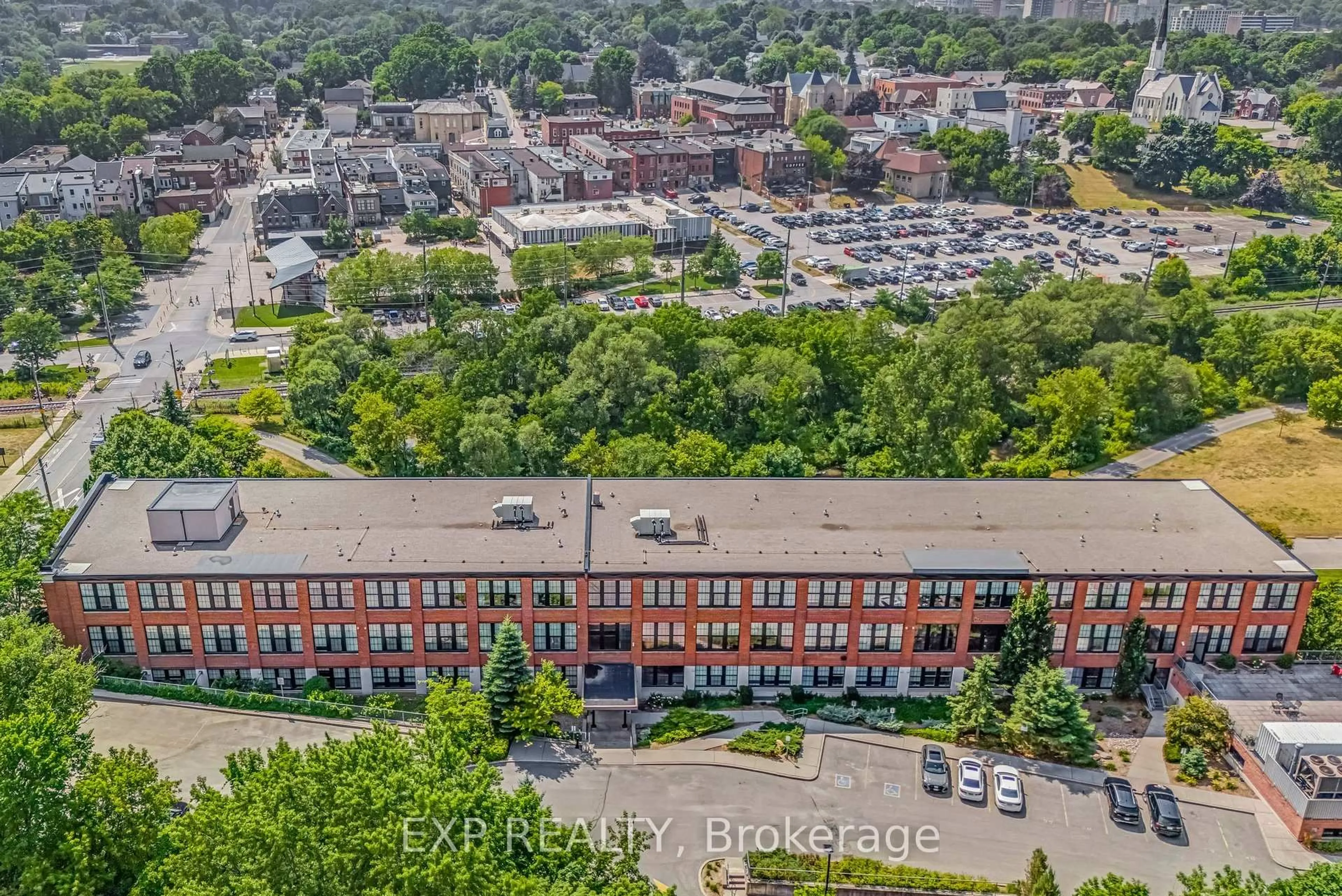 A pic from outside/outdoor area/front of a property/back of a property/a pic from drone, city buildings view from balcony for 543 Timothy St #111, Newmarket Ontario L3Y 1R1