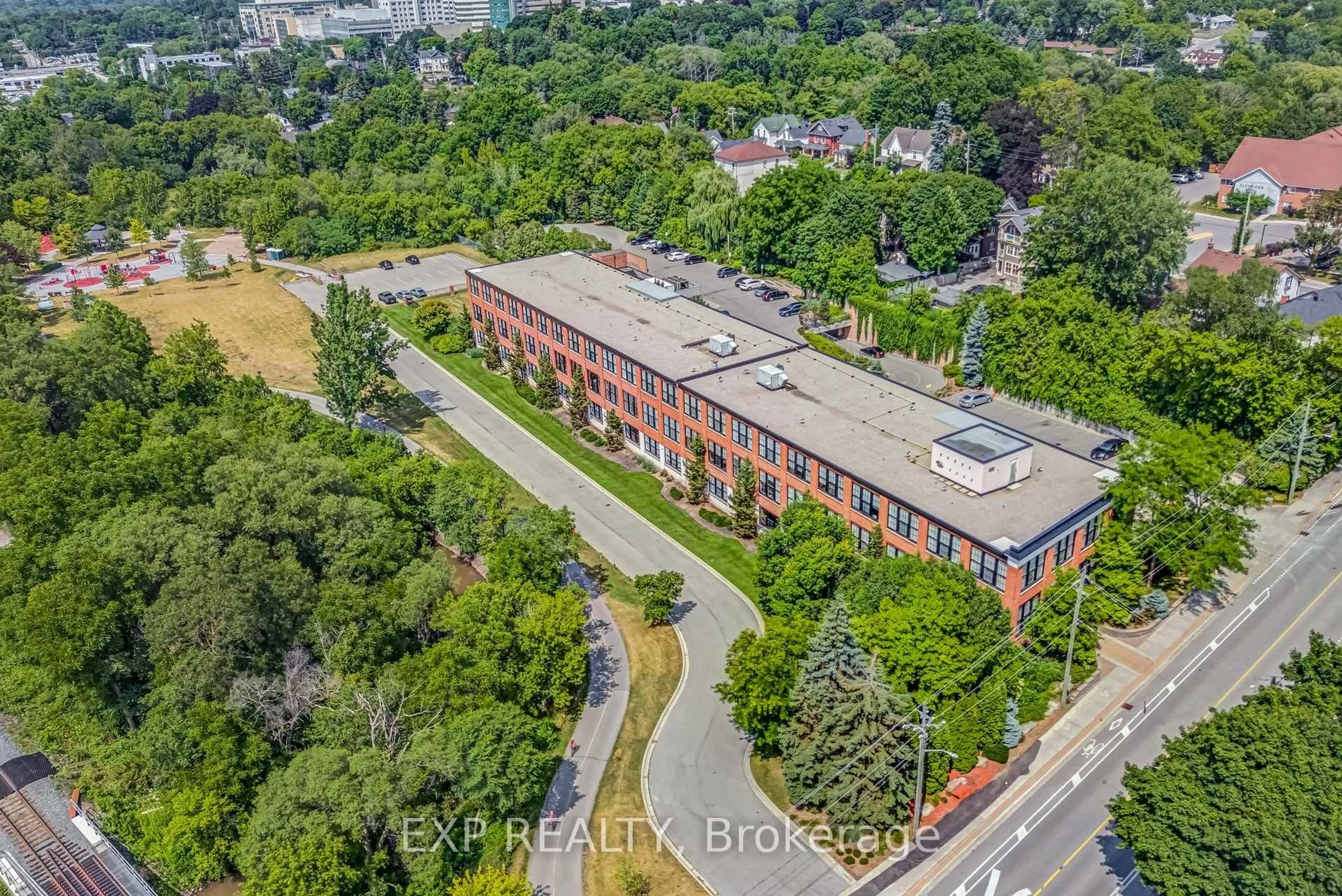 A pic from outside/outdoor area/front of a property/back of a property/a pic from drone, city buildings view from balcony for 543 Timothy St #111, Newmarket Ontario L3Y 1R1