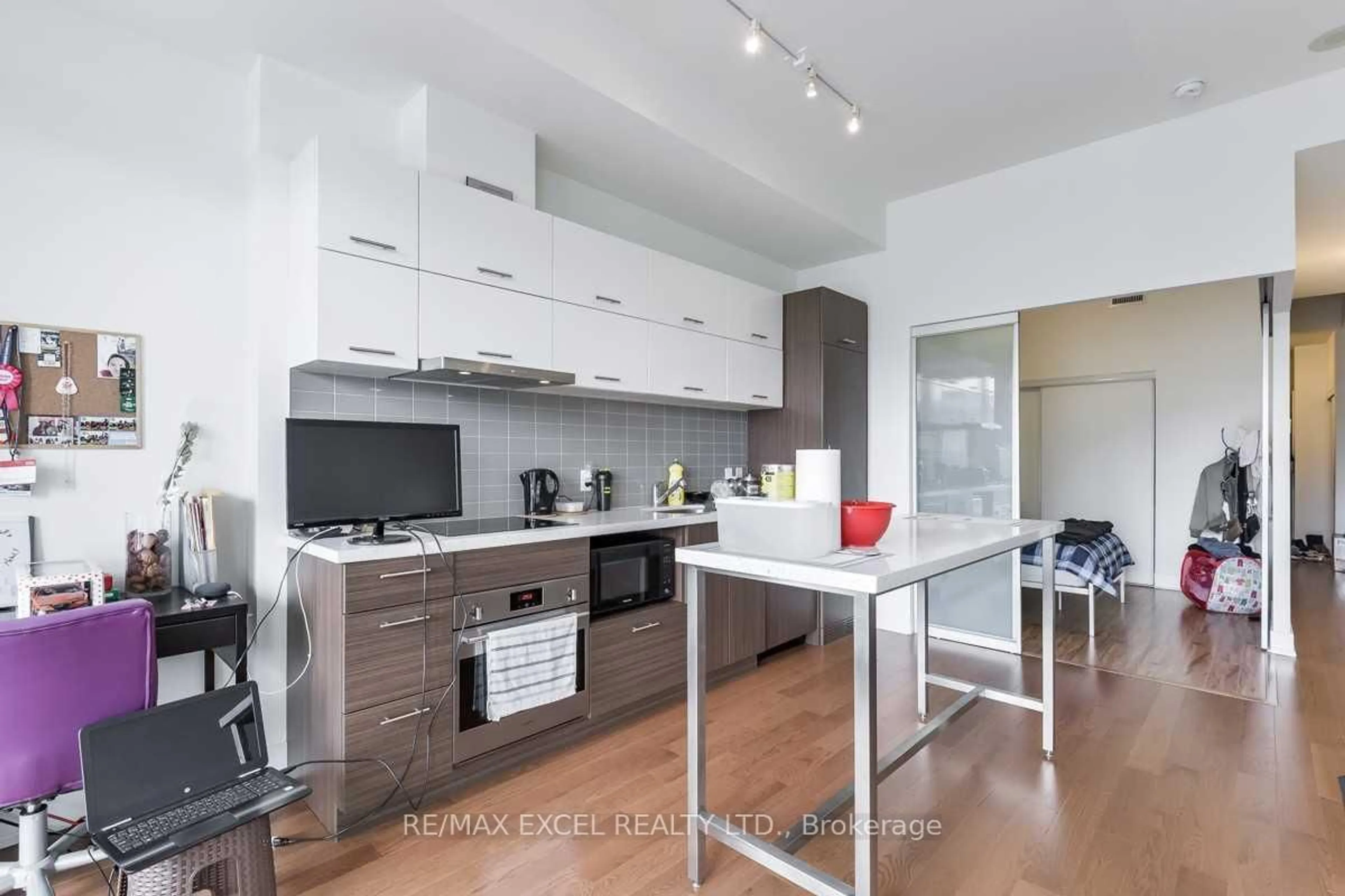 Unknown for 180 Enterprise Blvd #410, Markham Ontario L6G 0G4