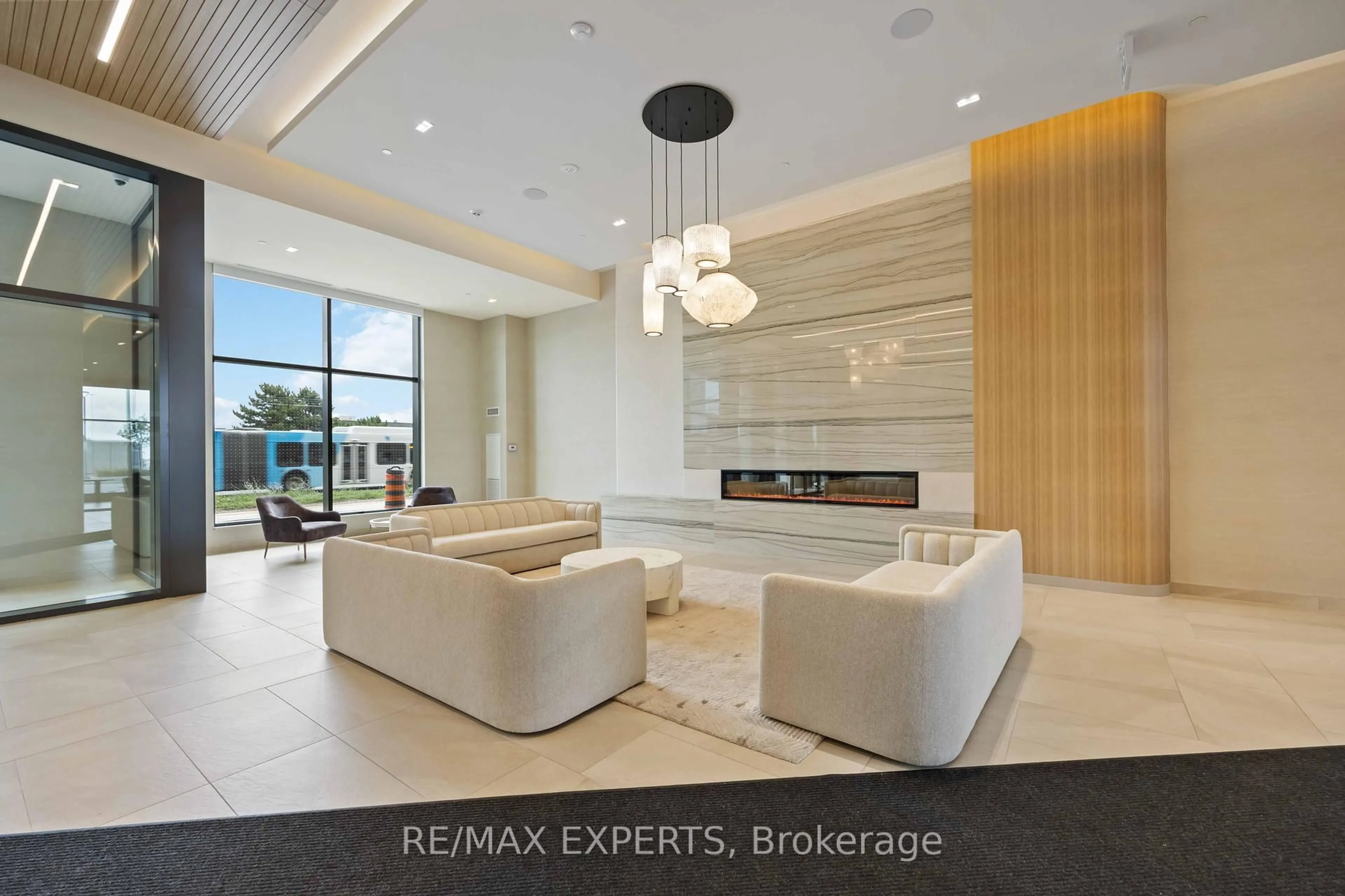 Lobby for 8960 Jane St #1002, Vaughan Ontario L4K 2M9