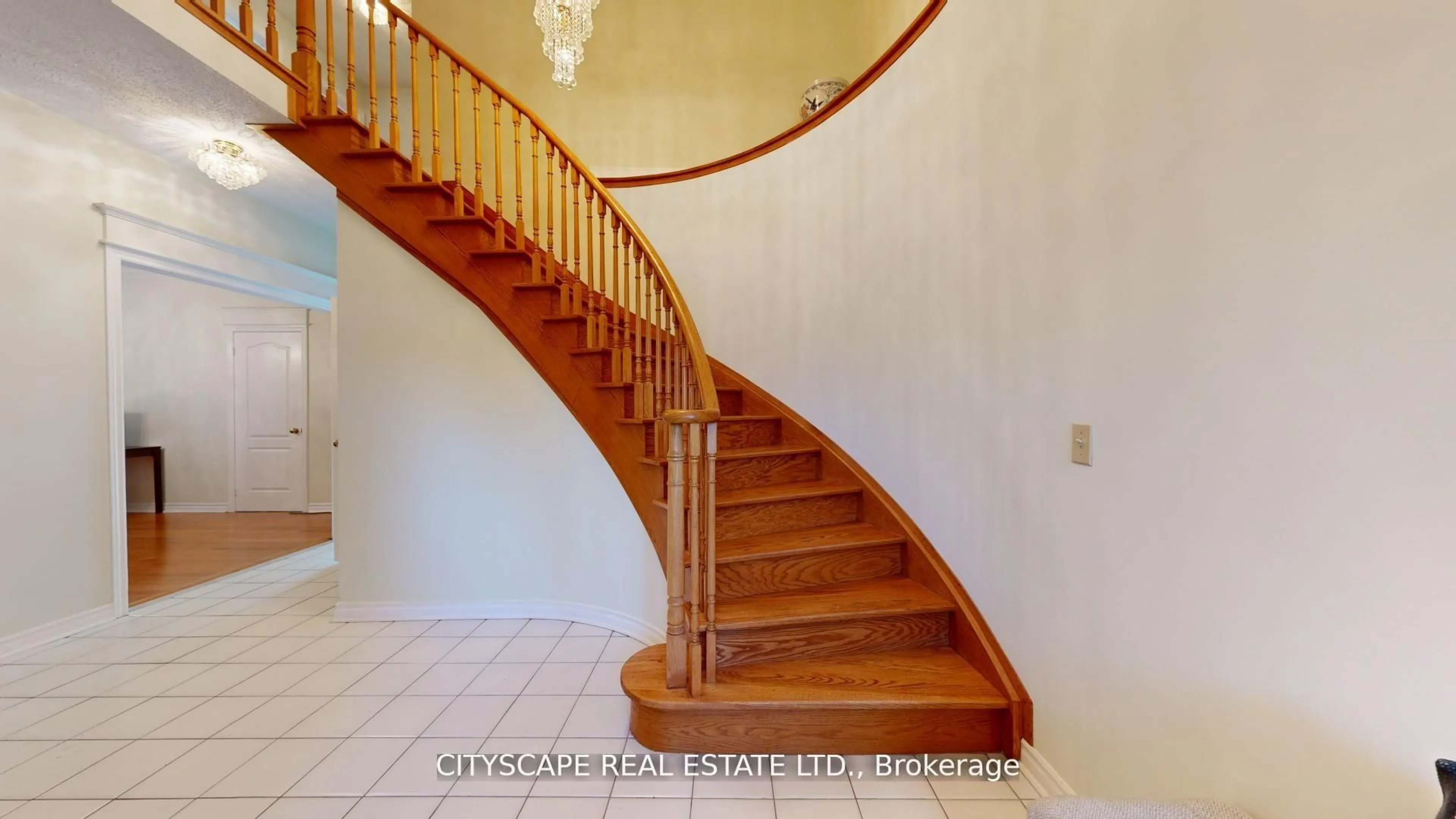 Stairs for 50 Oakhurst Dr, Vaughan Ontario L4J 7V3
