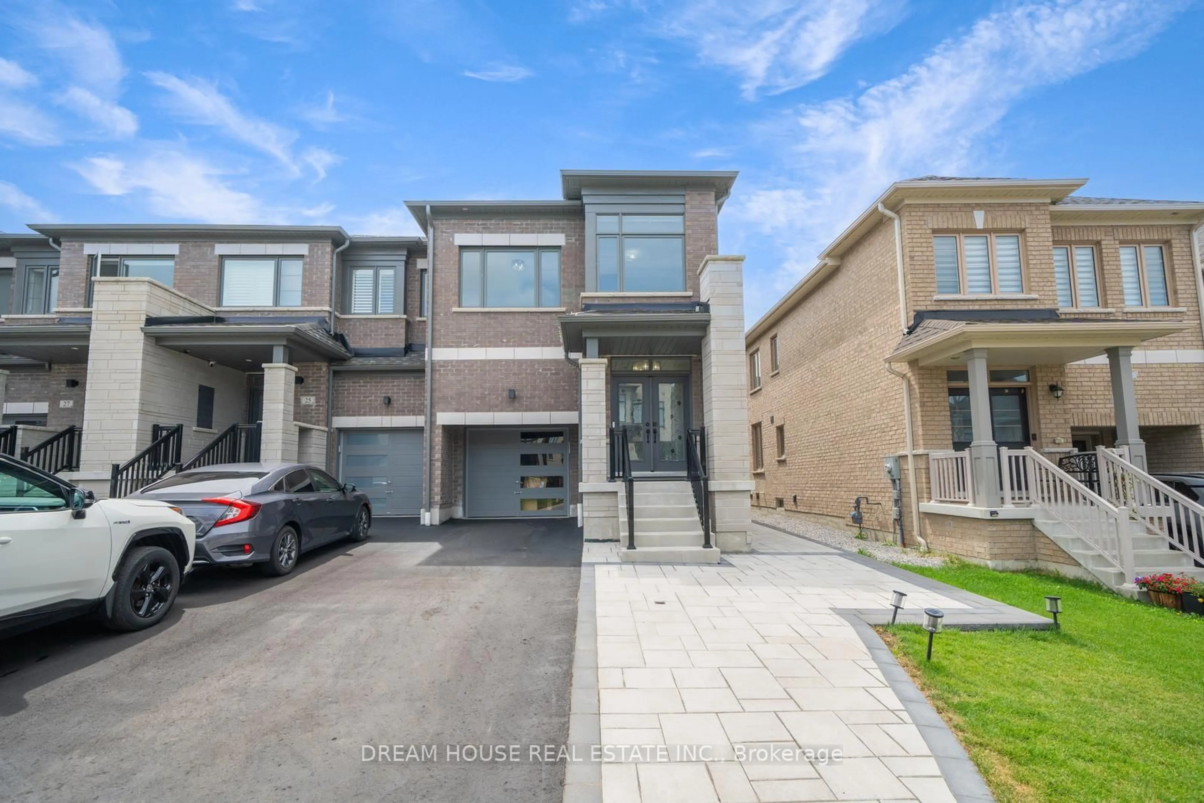 Unknown for 23 Markview Rd, Whitchurch-Stouffville Ontario L4A 4W1
