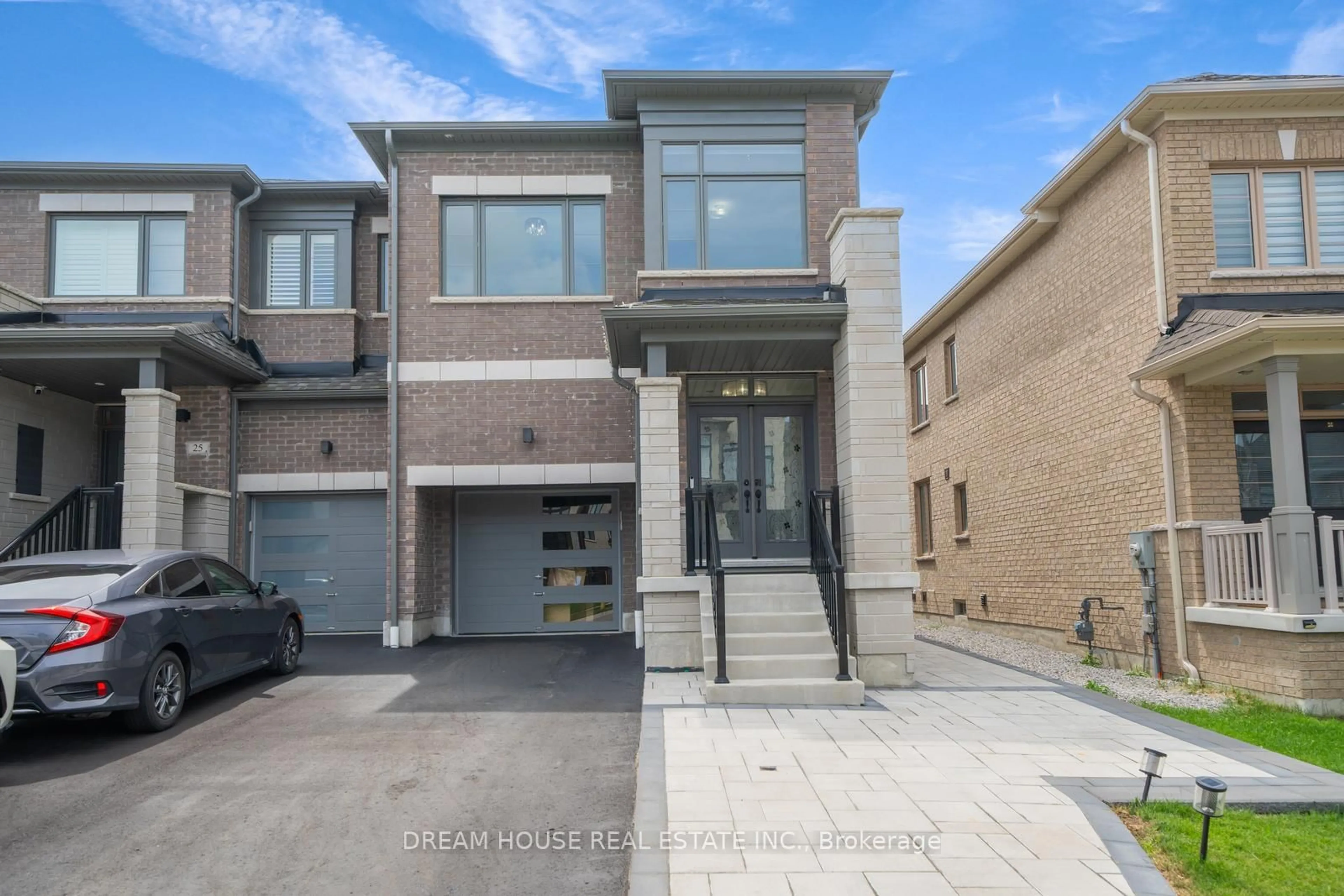 Home with brick exterior material, street for 23 Markview Rd, Whitchurch-Stouffville Ontario L4A 4W1