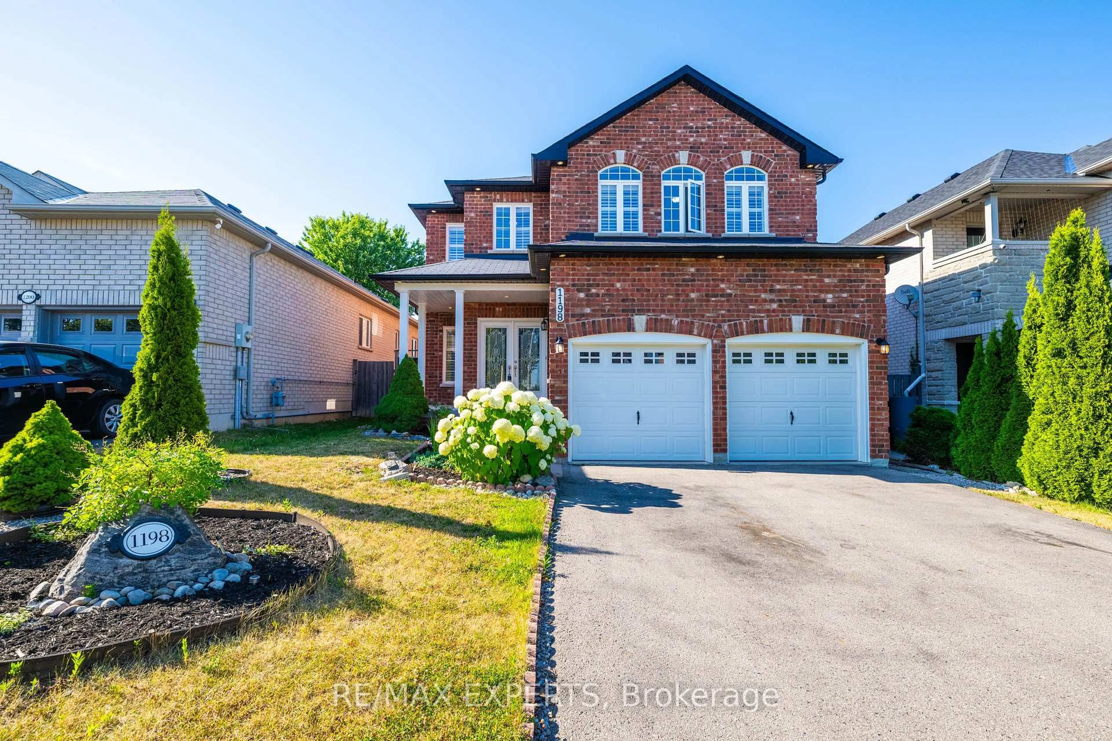 Home with brick exterior material, street for 1198 Westmount Ave, Innisfil Ontario L9S 4S7