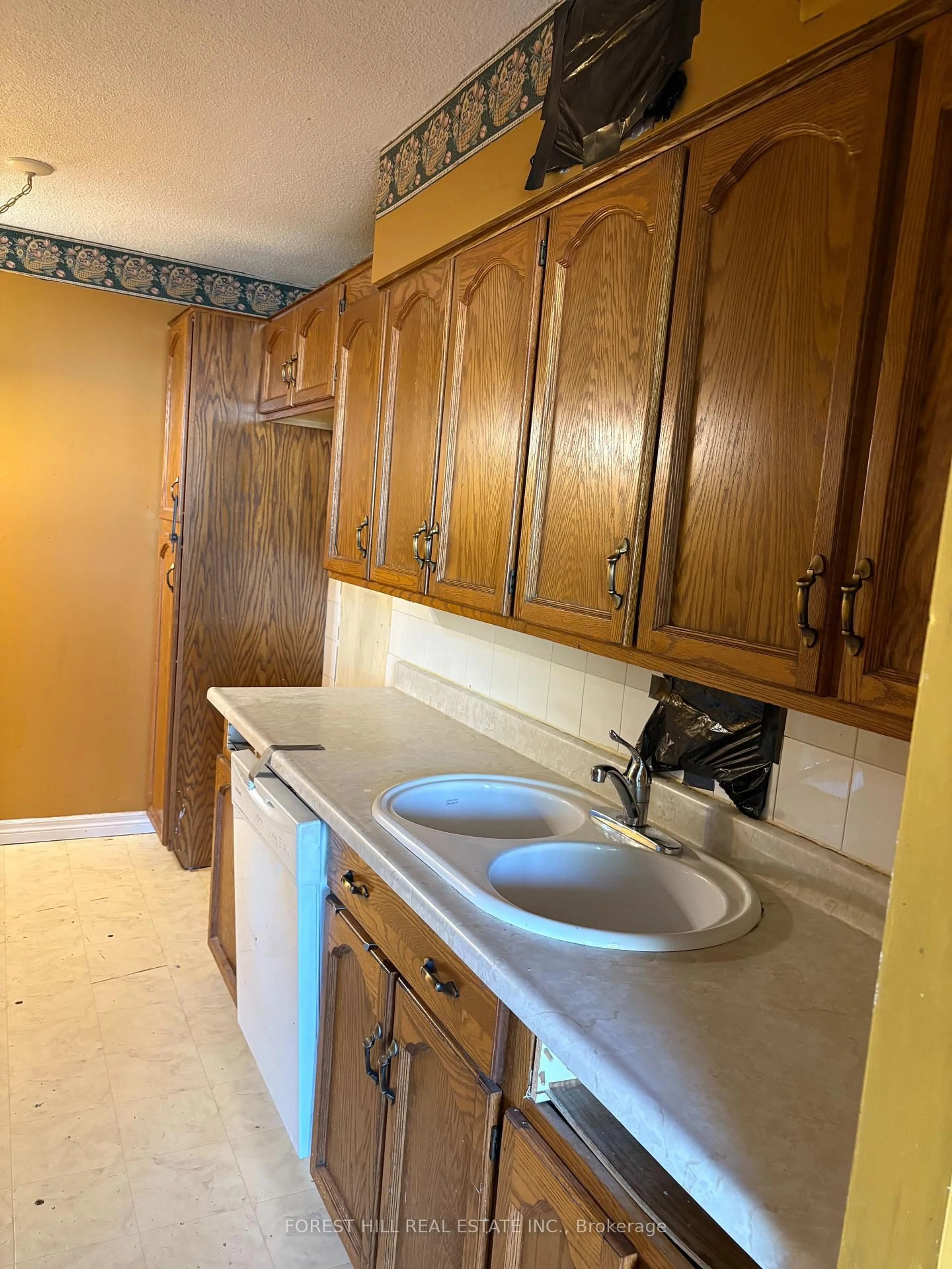 Standard kitchen, unknown for 180 Dudley Ave #106, Markham Ontario L3T 4X2
