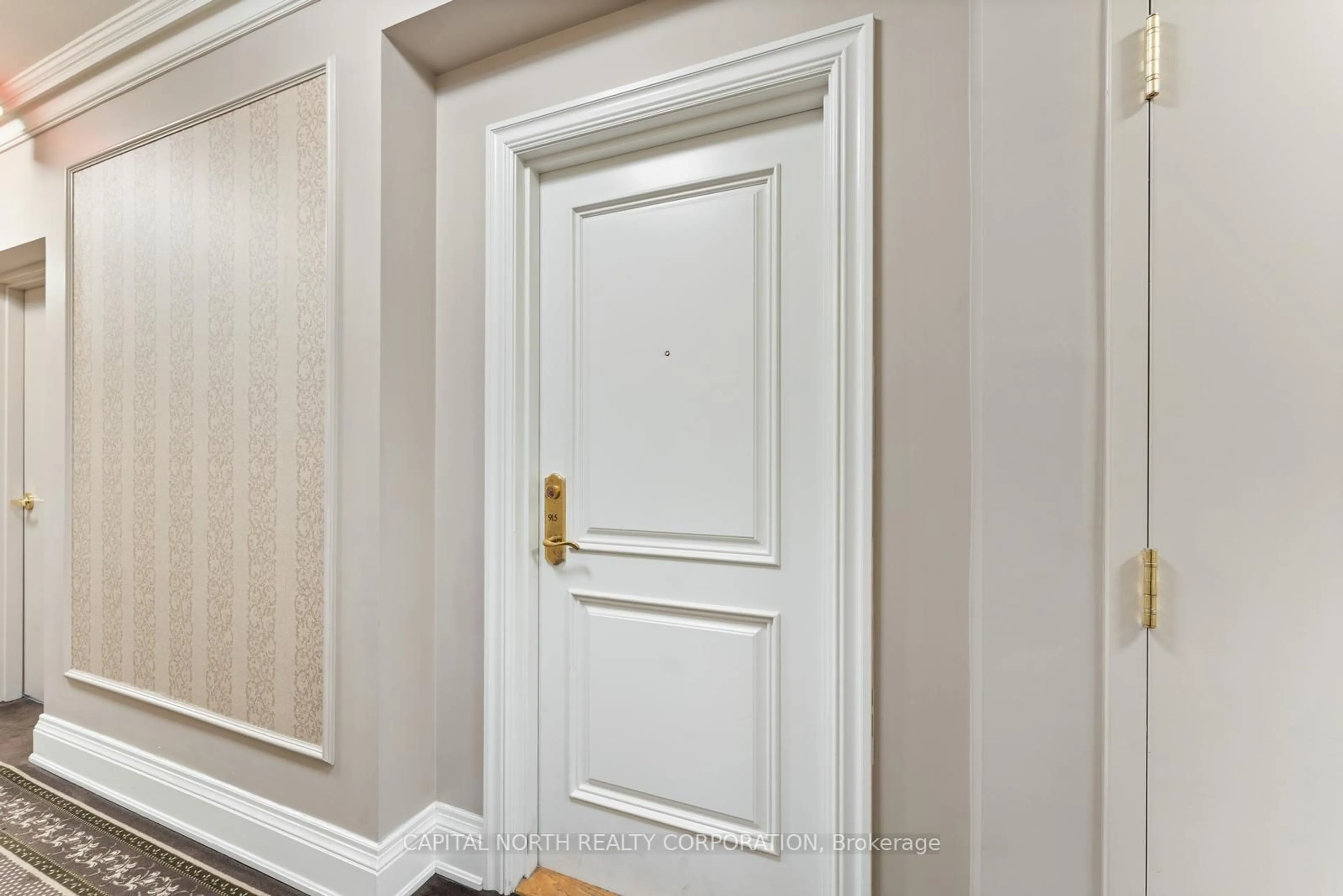 Indoor entryway for 9225 Jane St #915, Vaughan Ontario L6A 0J7