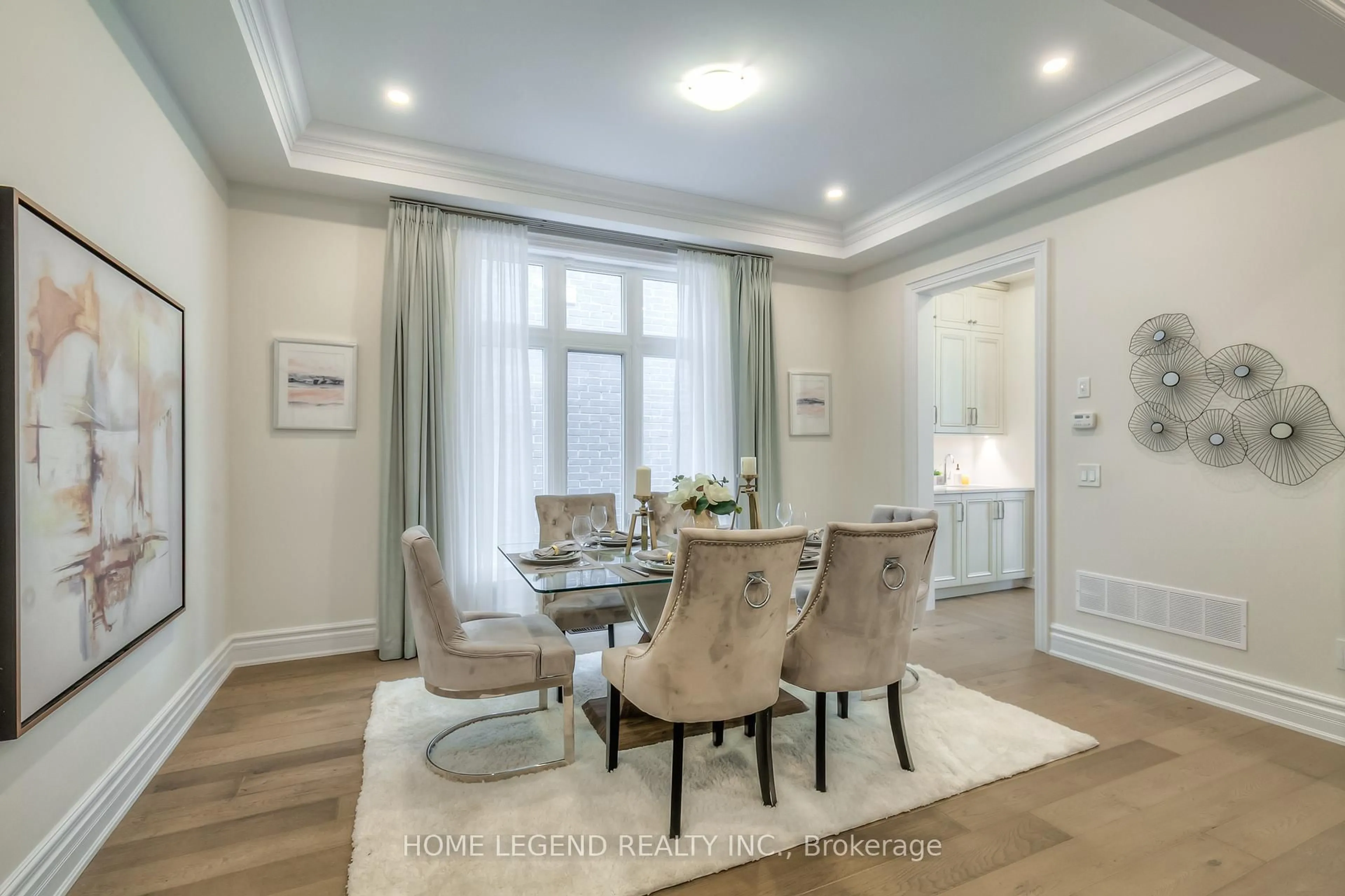 Dining room, wood/laminate floor for 130 Milky Way Dr, Richmond Hill Ontario L4C 4L9