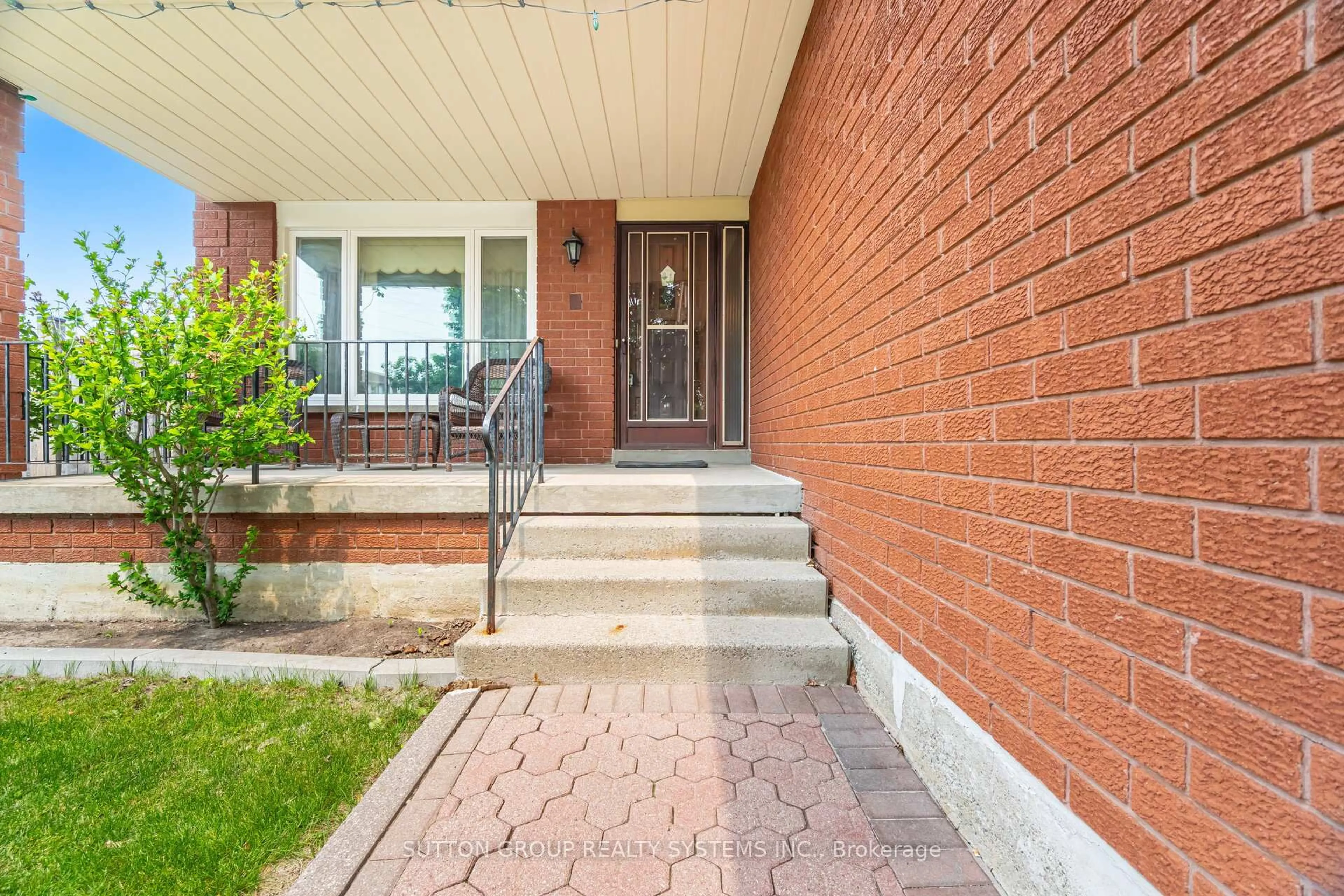 Home with brick exterior material, street for 70 Amaretto Crt, Vaughan Ontario L4L 6N1