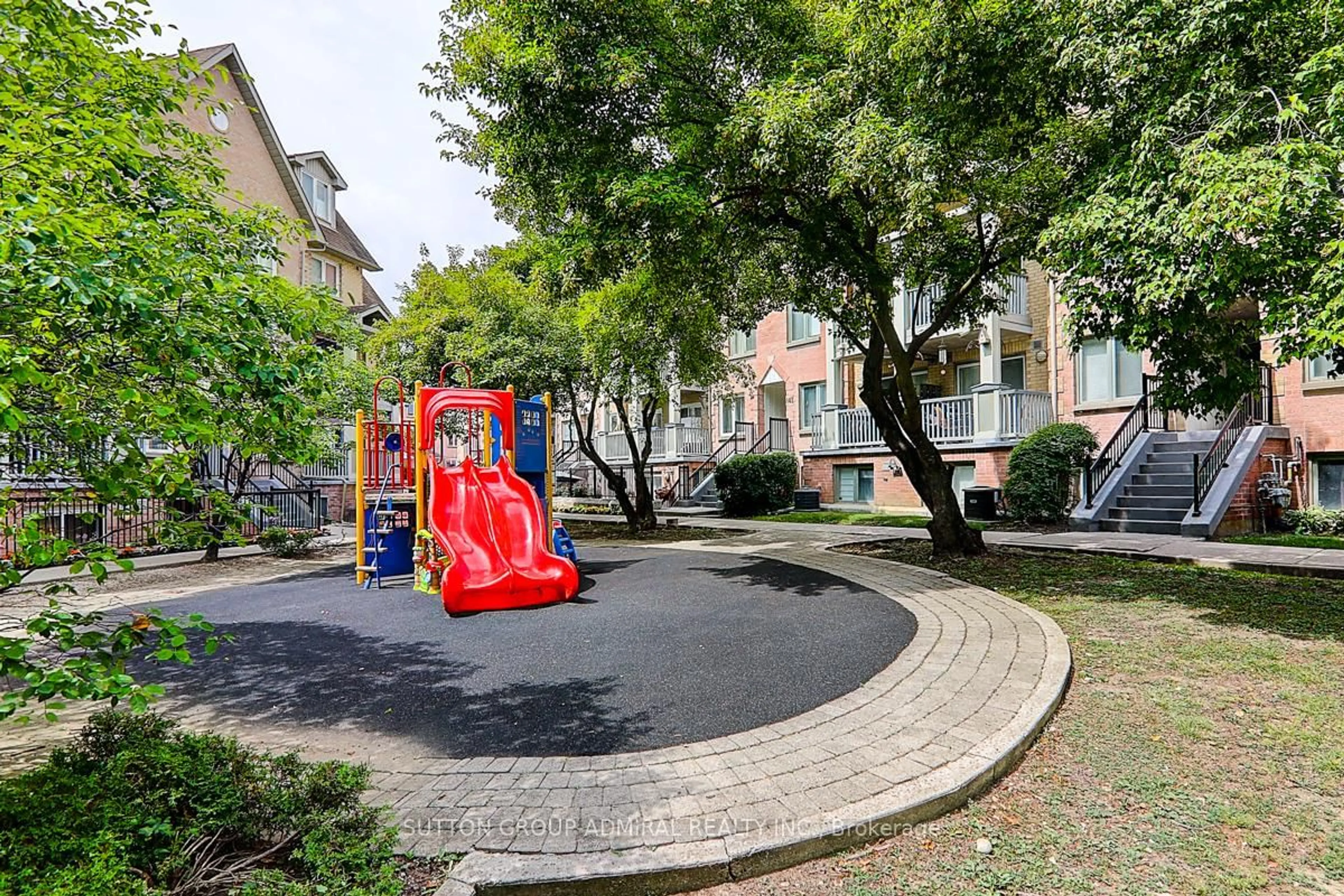 Patio, street for 75 Weldrick Rd #838, Richmond Hill Ontario L4C 0H9