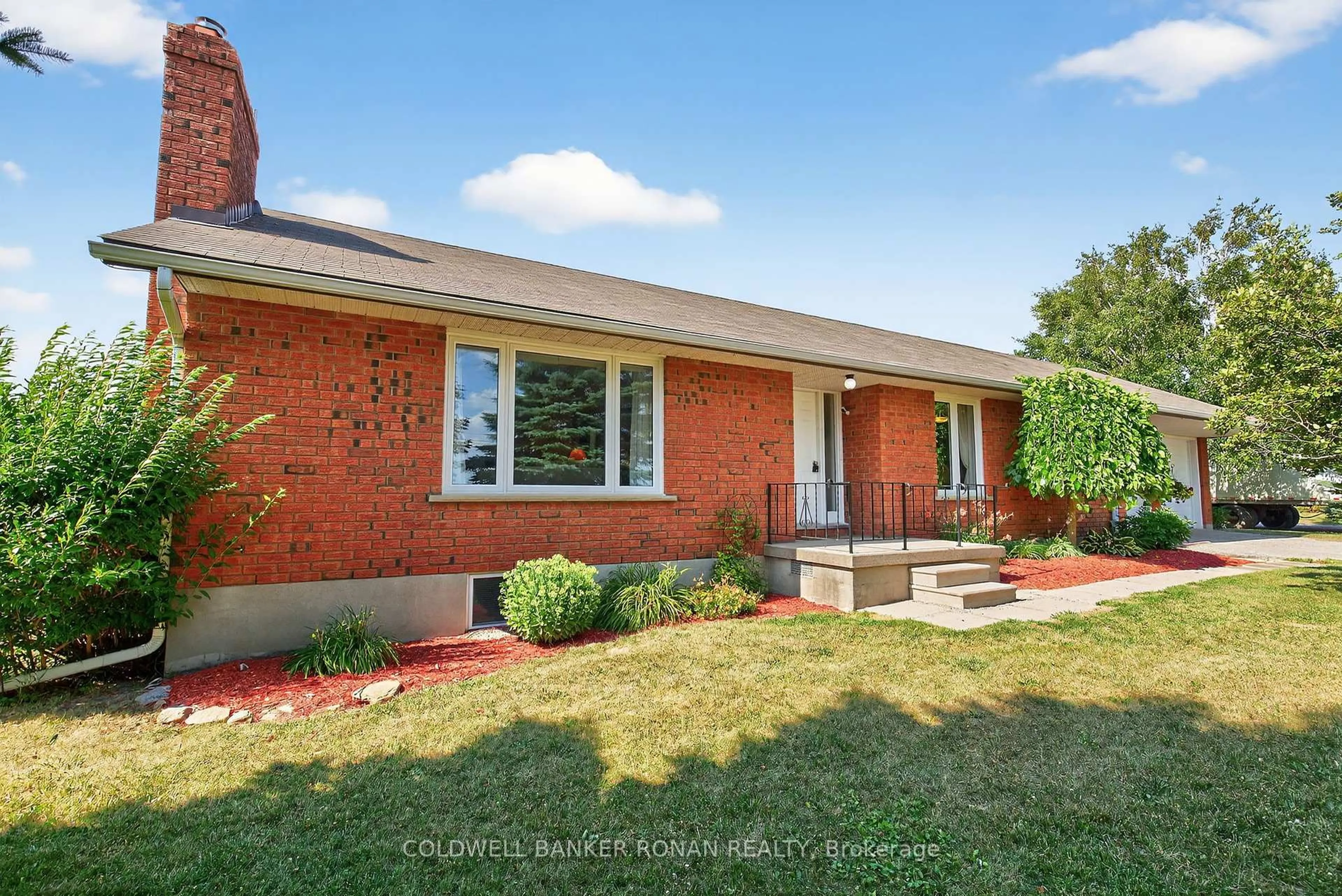 Home with brick exterior material, street for 3992 Line 10, Bradford West Gwillimbury Ontario L3Z 3L5