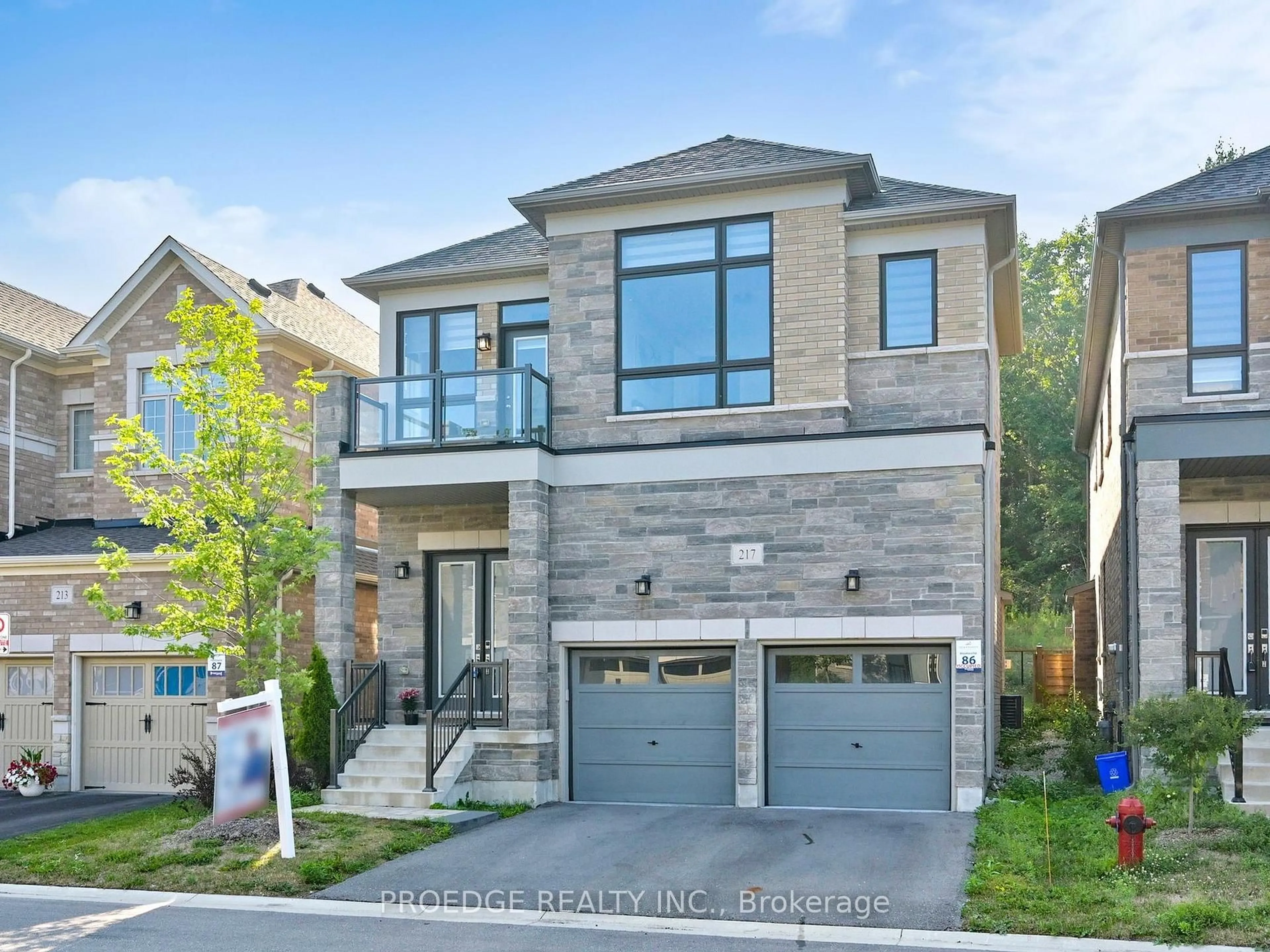 Home with brick exterior material, street for 217 Sunset Vista Crt, Aurora Ontario L4G 3Y1