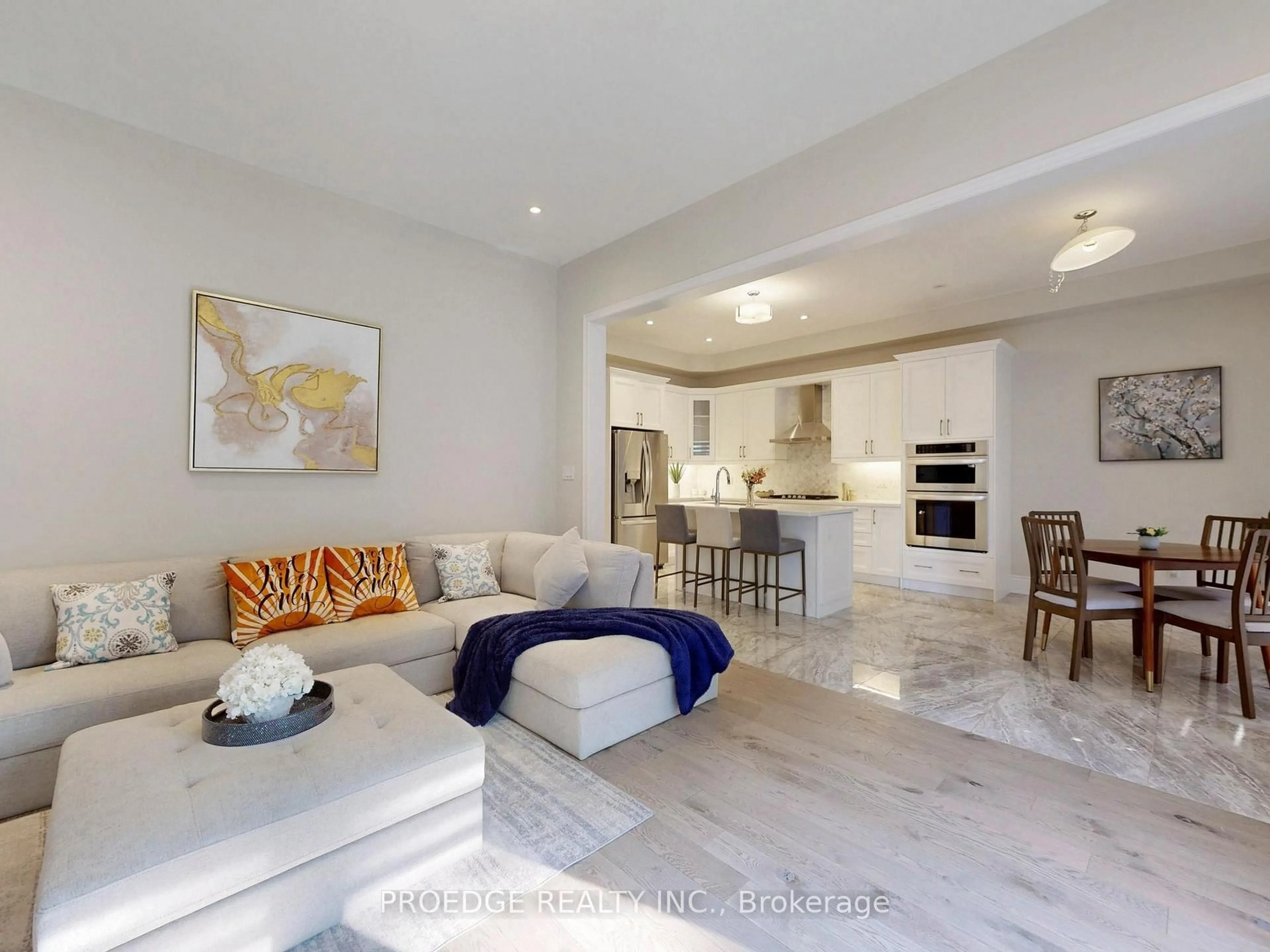 Living room with furniture, ceramic/tile floor for 217 Sunset Vista Crt, Aurora Ontario L4G 3Y1