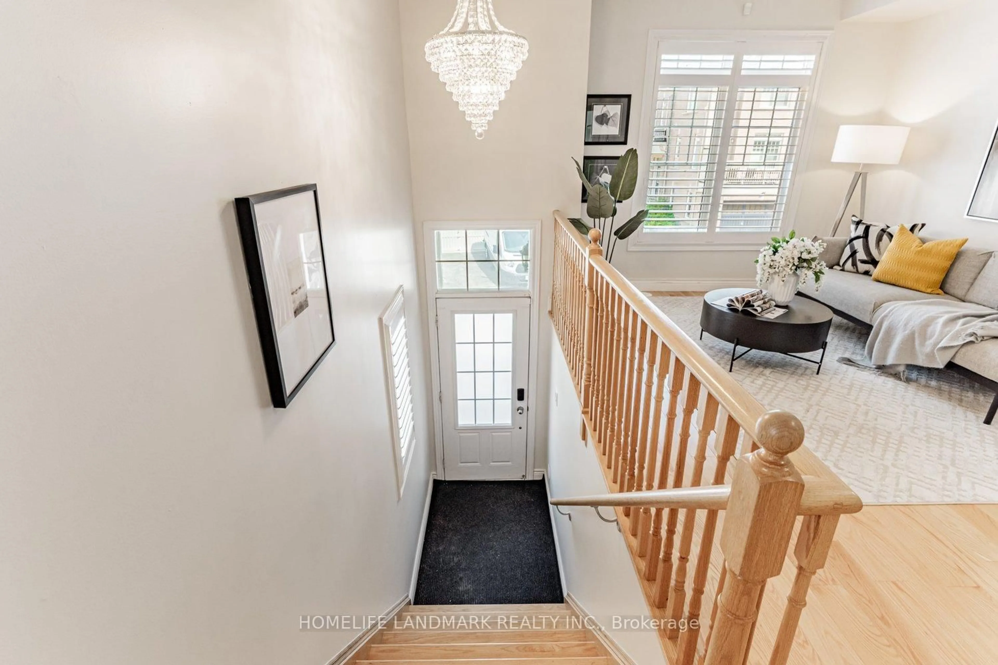 Indoor entryway for 134 Dundas Way, Markham Ontario L6E 0T1