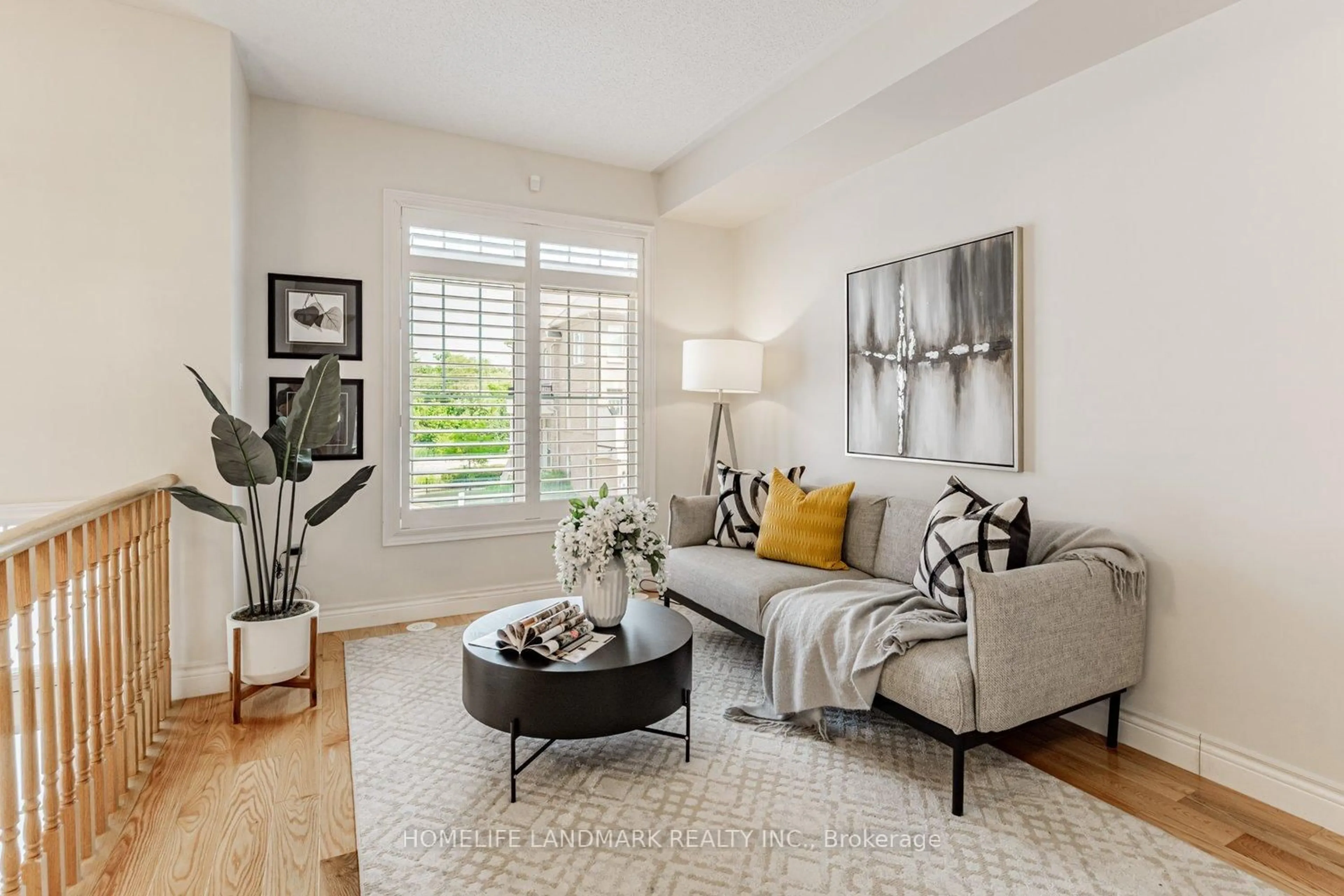 Living room with furniture, unknown for 134 Dundas Way, Markham Ontario L6E 0T1